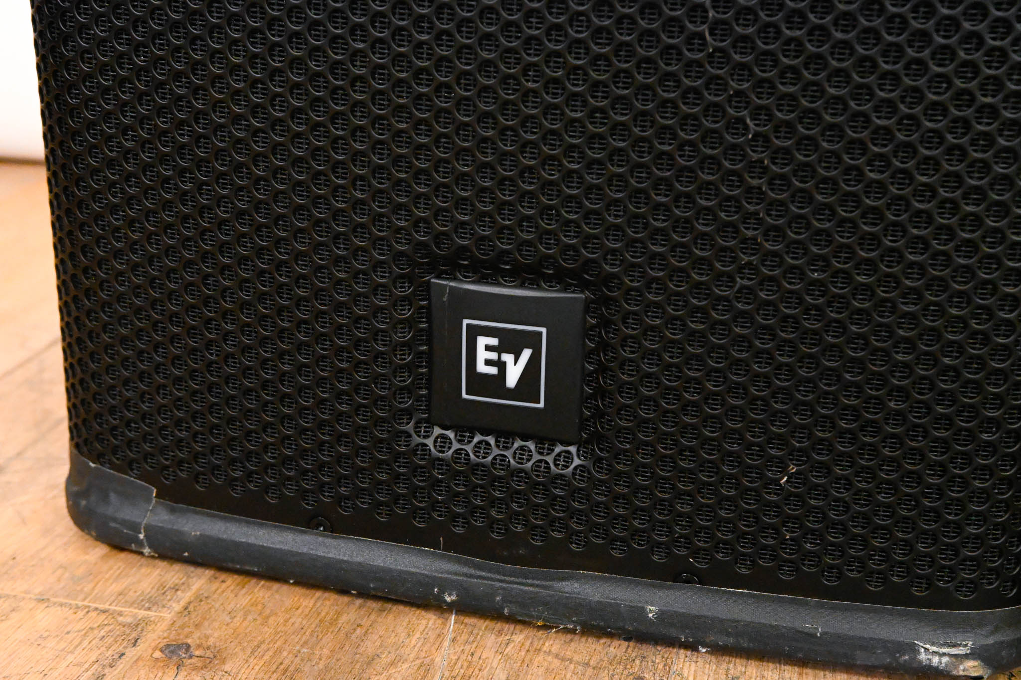 Electro-Voice (EV) ELX112P 12" Live X Two-Way Powered Loudspeaker (PAIR)