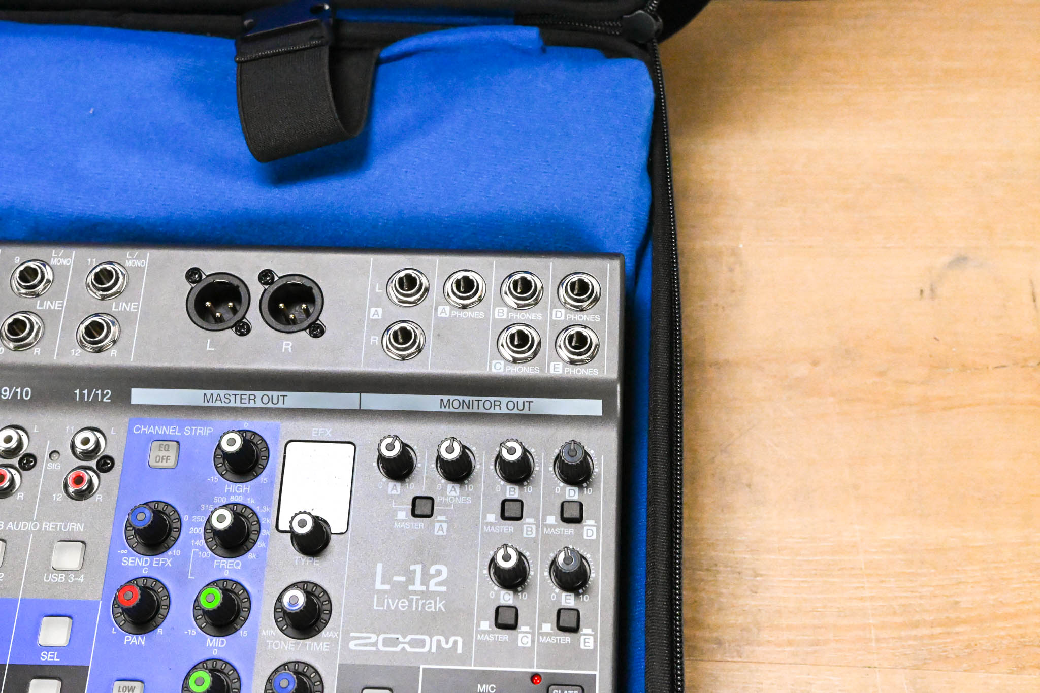 Zoom LiveTrak L-12 12-Channel Digital Mixer / Recorder