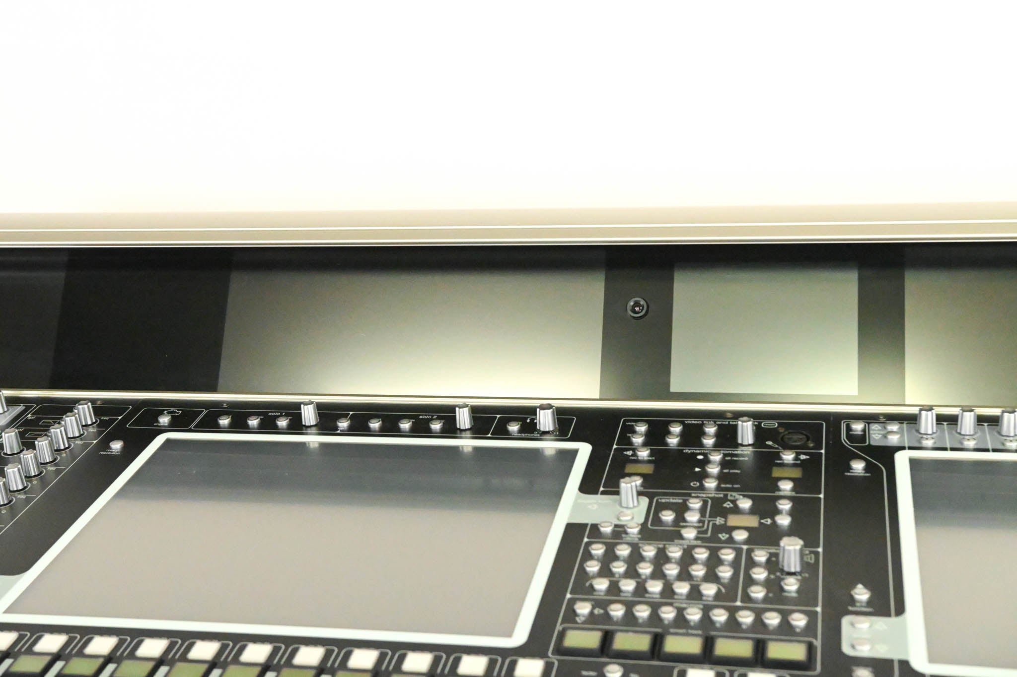 DiGiCo SD7 Digital Console w/Dual Engines, Waves, ST Optical & Road Case