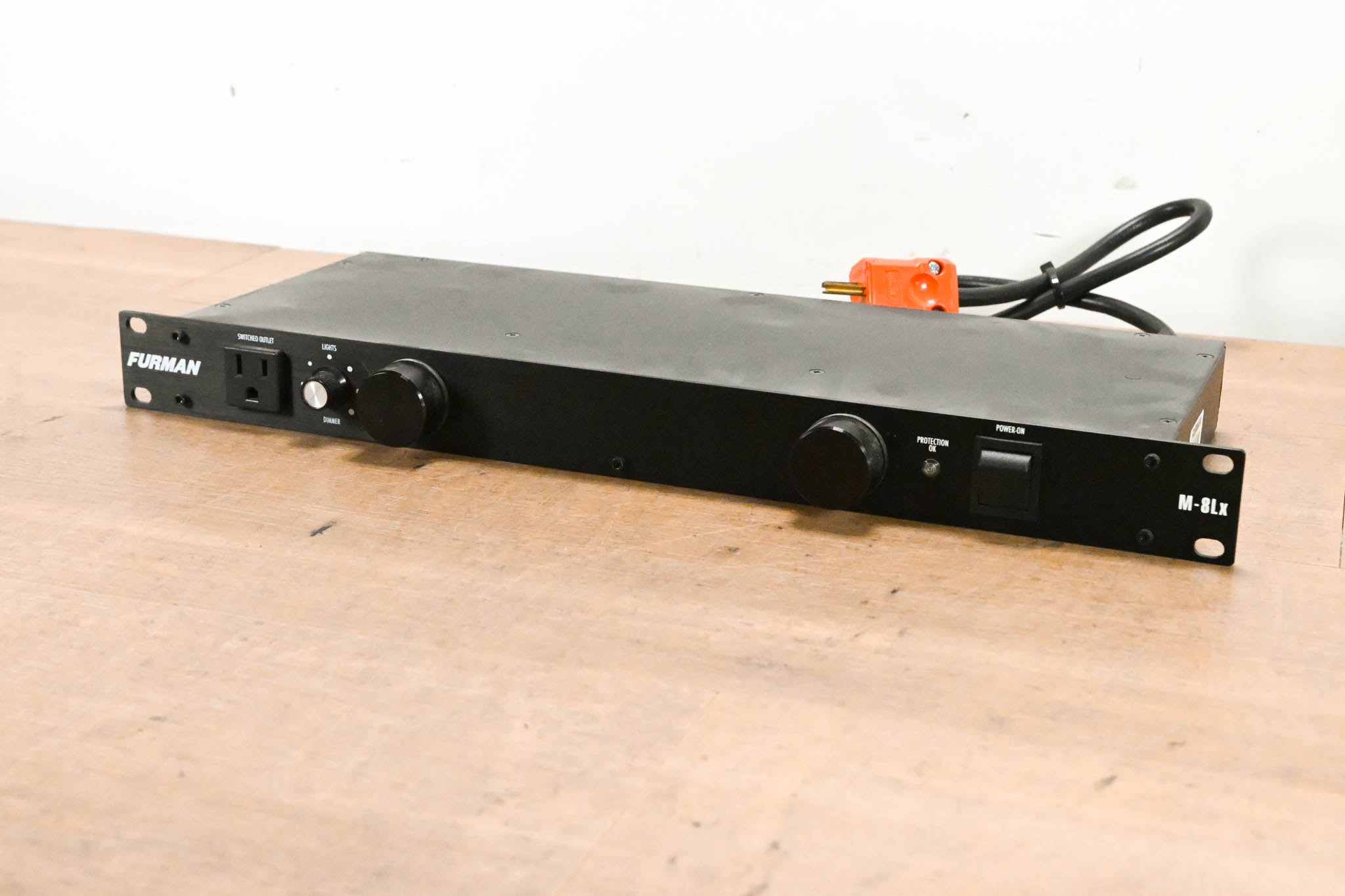 Furman M-8Lx 15A Merit Series Power Conditioner with Lights