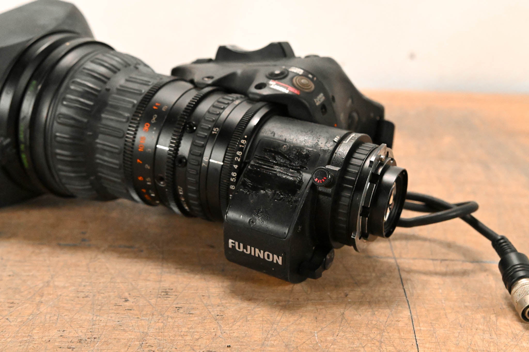 Fujinon A18x7.6BERM-M48 B4 Mount (2/3") TV Zoom Lens