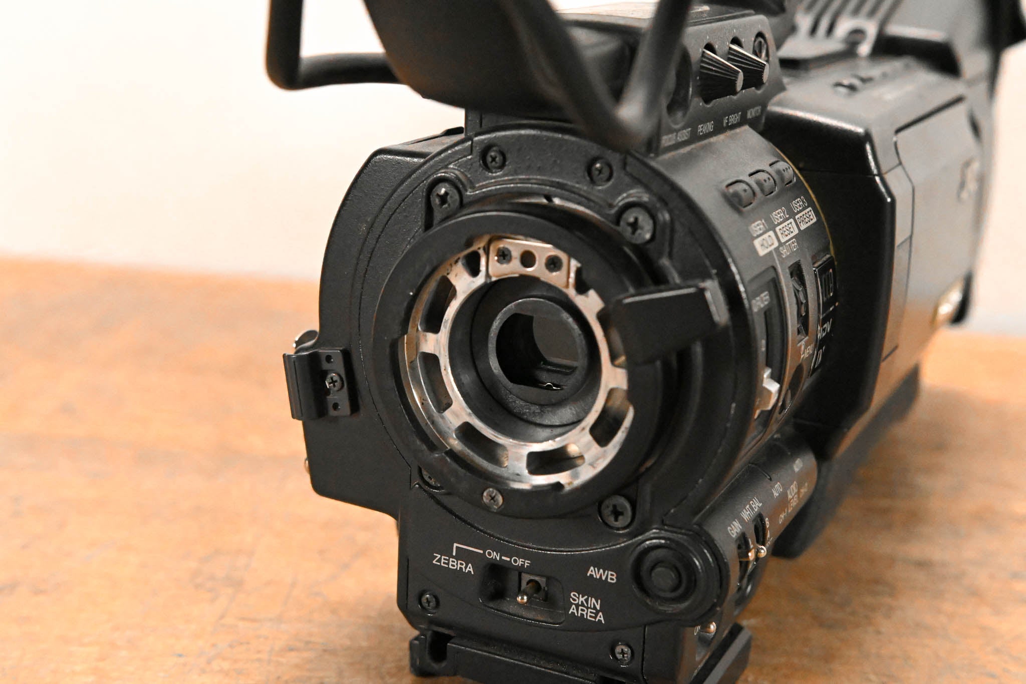 JVC GY-HD200U 1/3" 3-CCD Professional HDV Camcorder