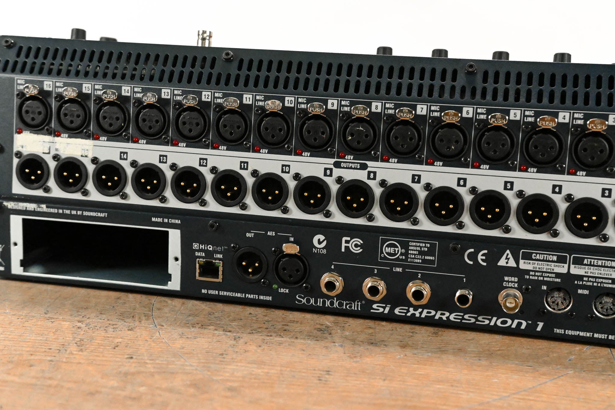 Soundcraft Si Expression 1 16-Channel Digital Audio Mixing Console