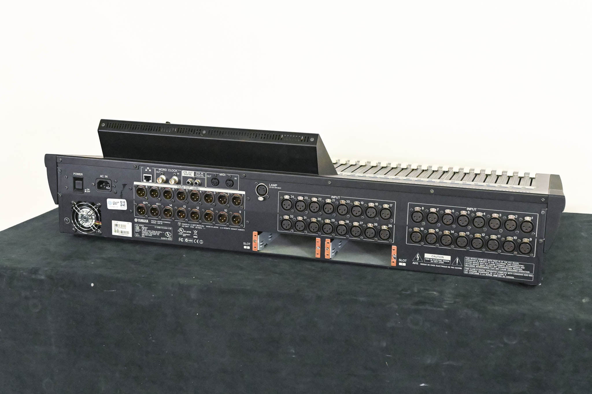 Yamaha LS9-32 32-Input Digital Mixing Console