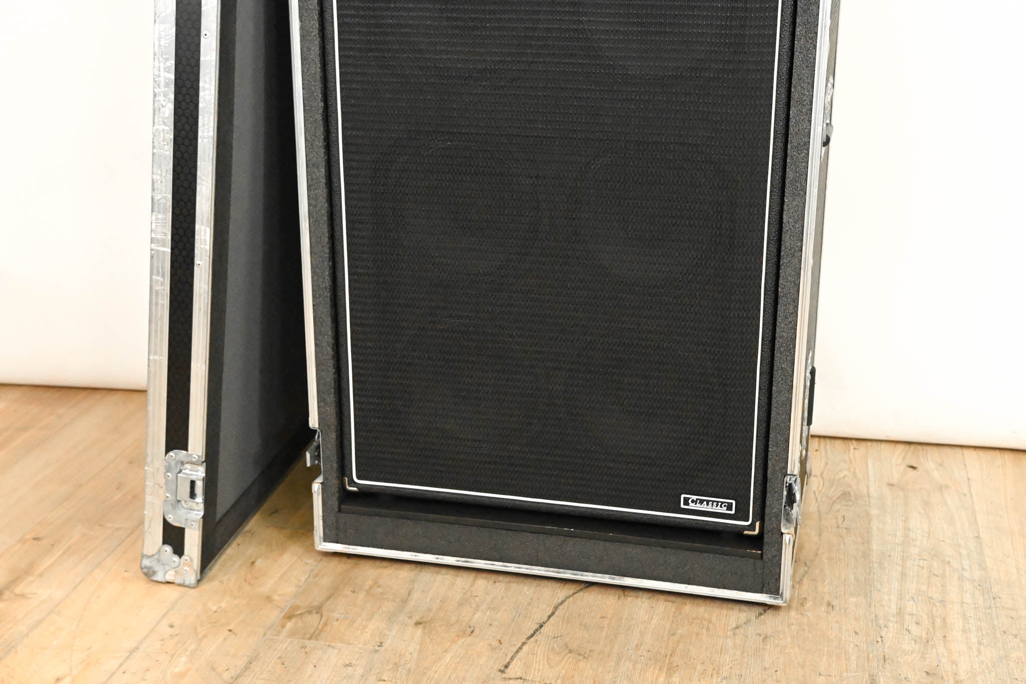 Ampeg SVT-810E 8x10" 800W Bass Cabinet with Road Case