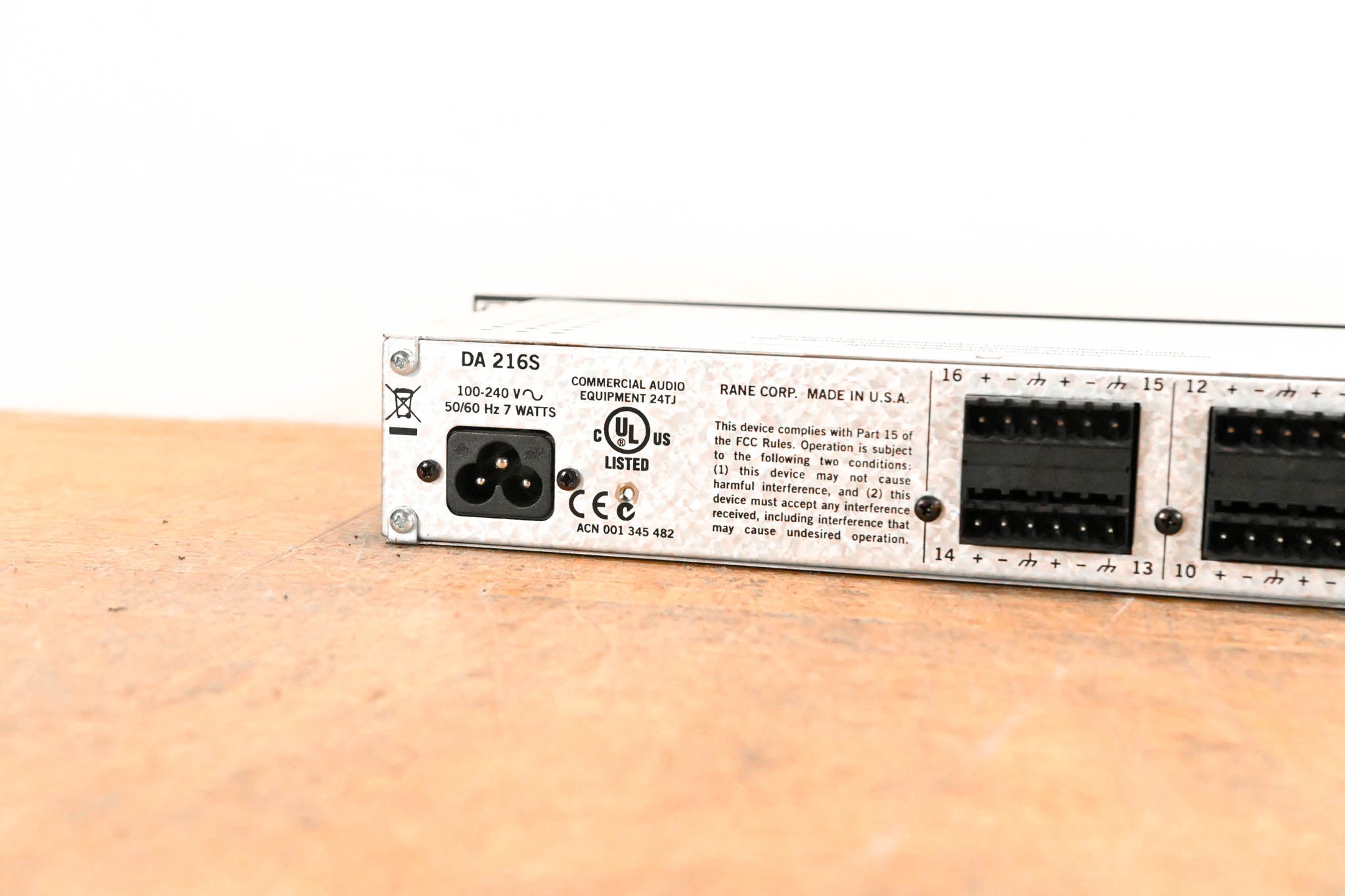 Rane DA216S 2-Input, 16-Output Distribution Line Amplifier