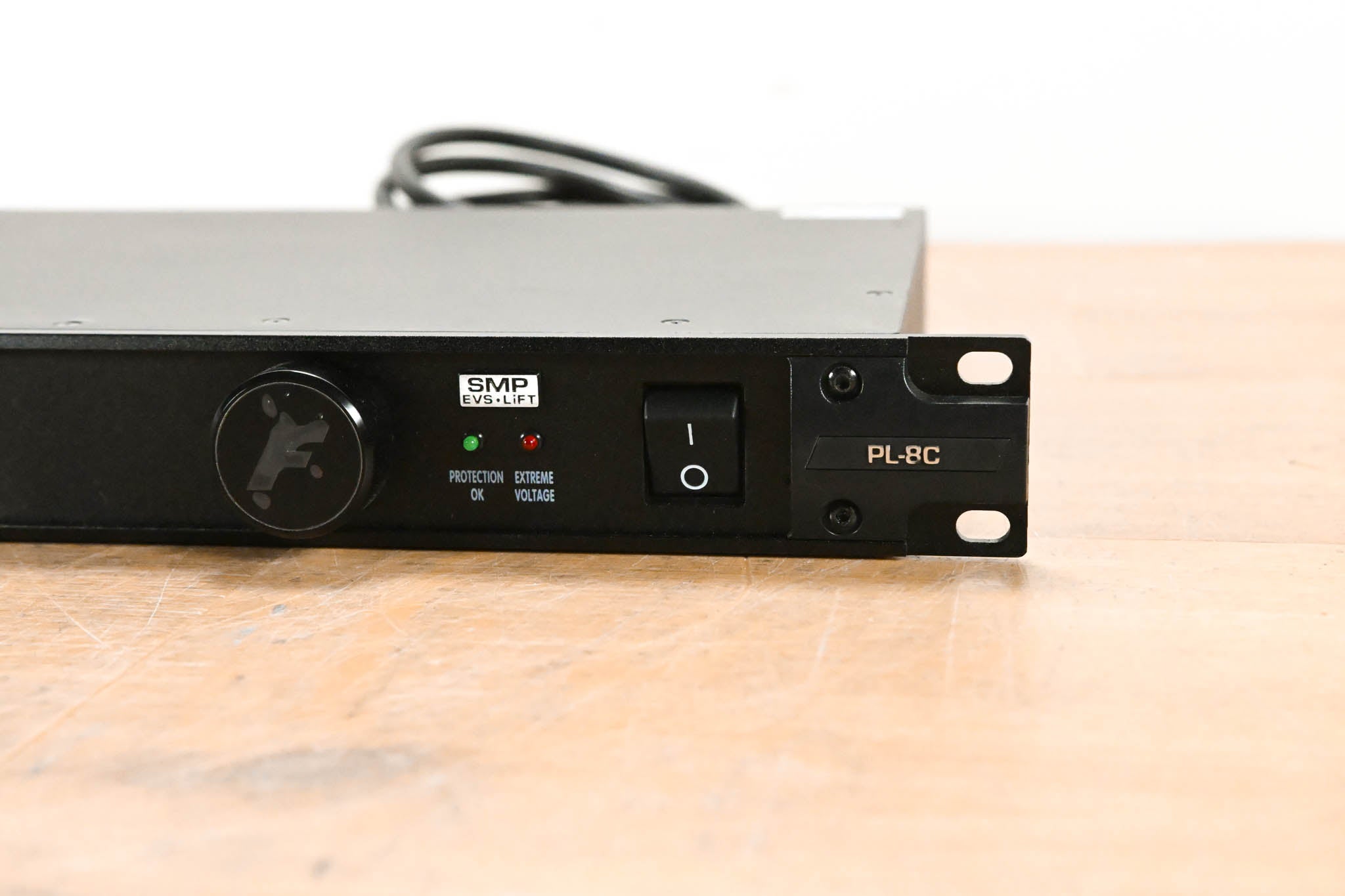 Furman PL-8C 15A Classic Series Power Conditioner with Lights