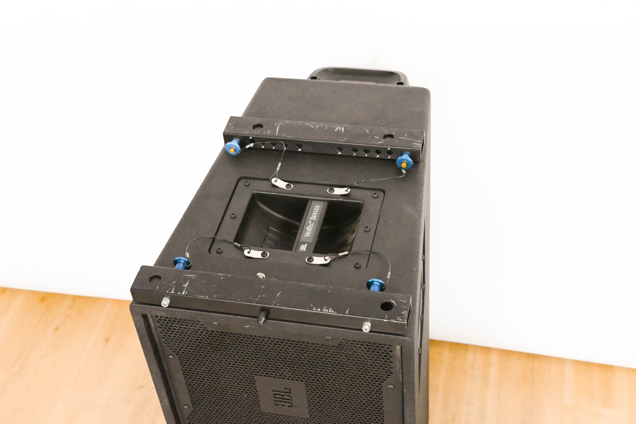 JBL VT4888DP Powered 3-Way Line Array Speaker