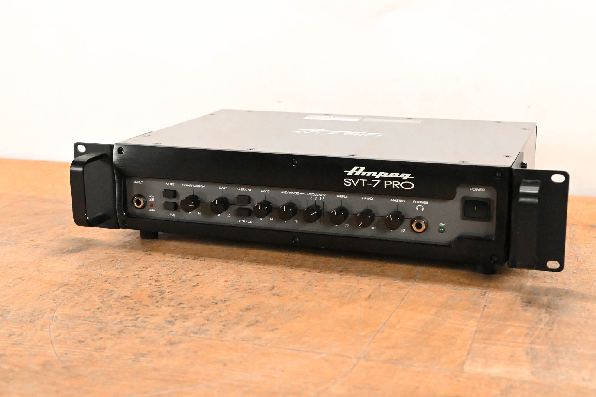 Ampeg SVT-7 PRO 1000W Bass Amp Head