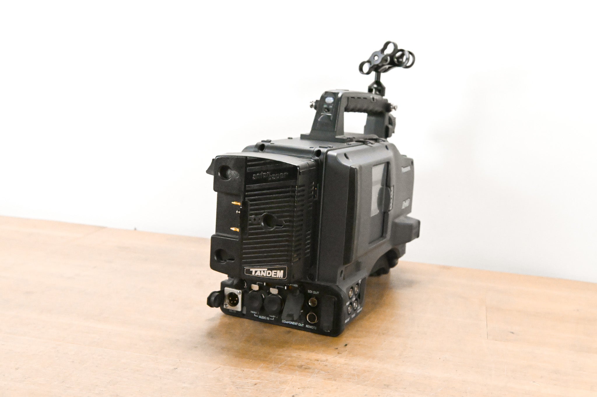 Panasonic AG-HPX500P 2/3" Shoulder-Mounted P2HD Camcorder
