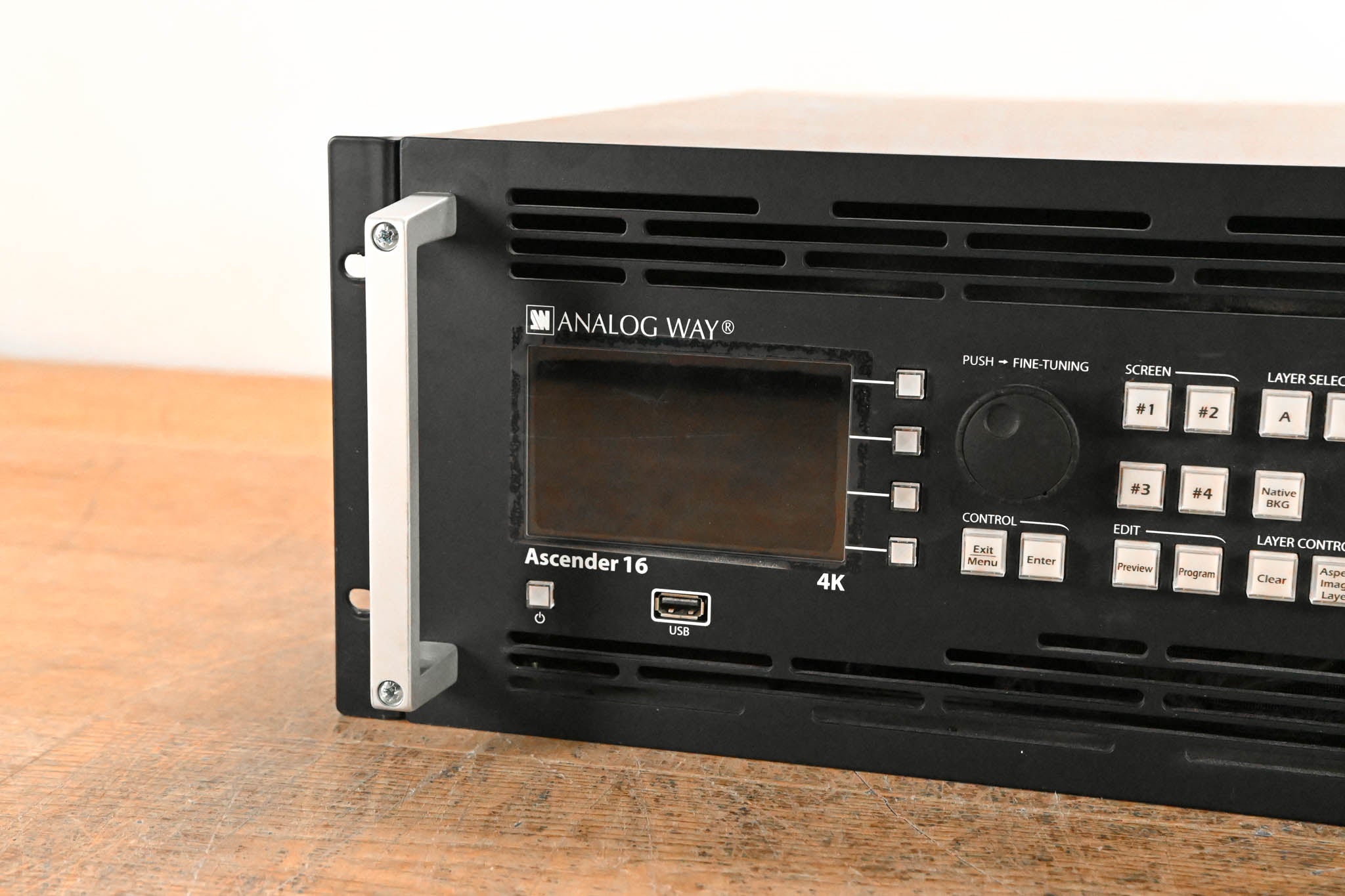 Analog Way Ascender 16-4K Switcher/Video Wall Controller