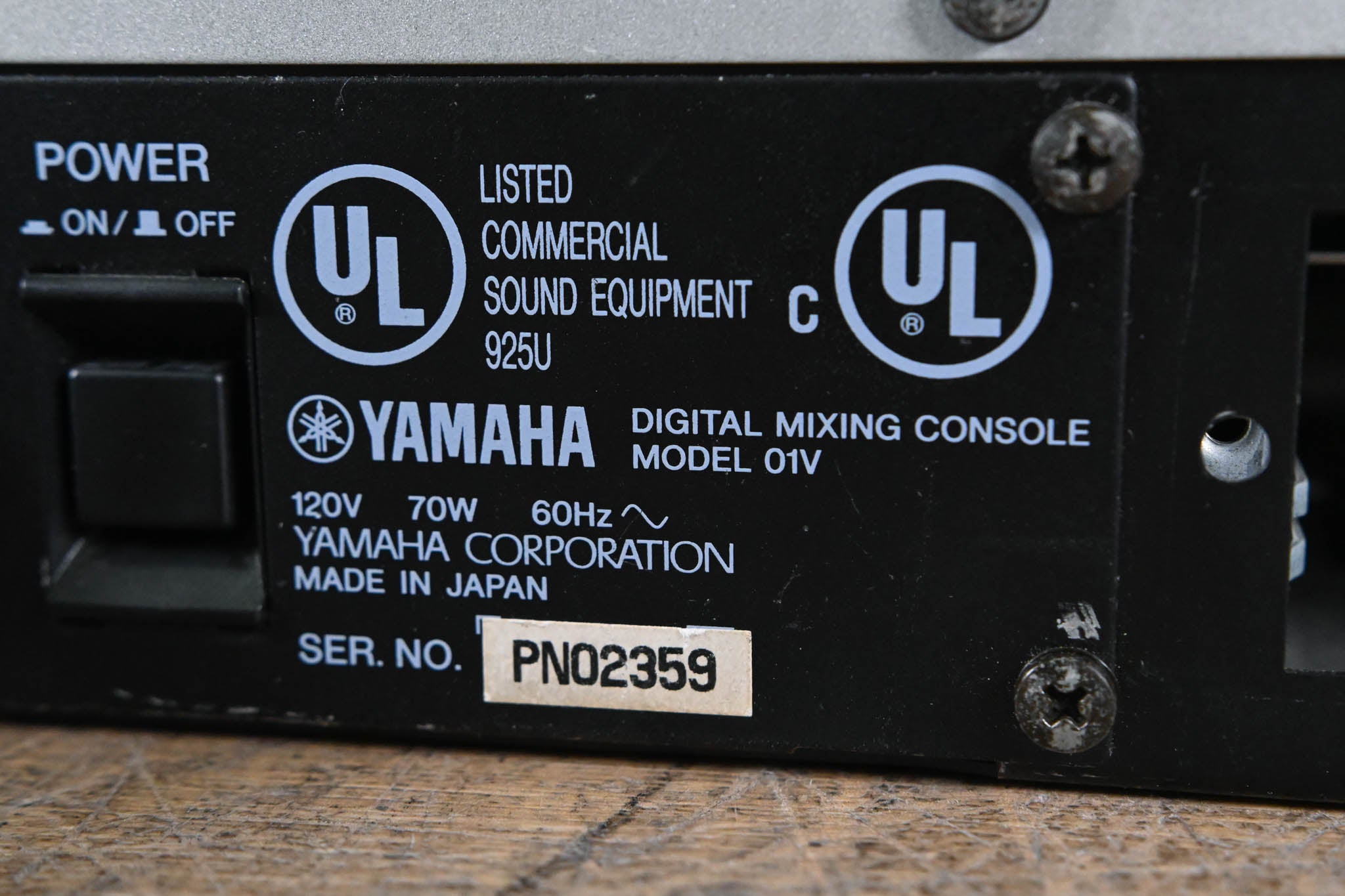 Yamaha 01V 16-Channel Digital Audio Console