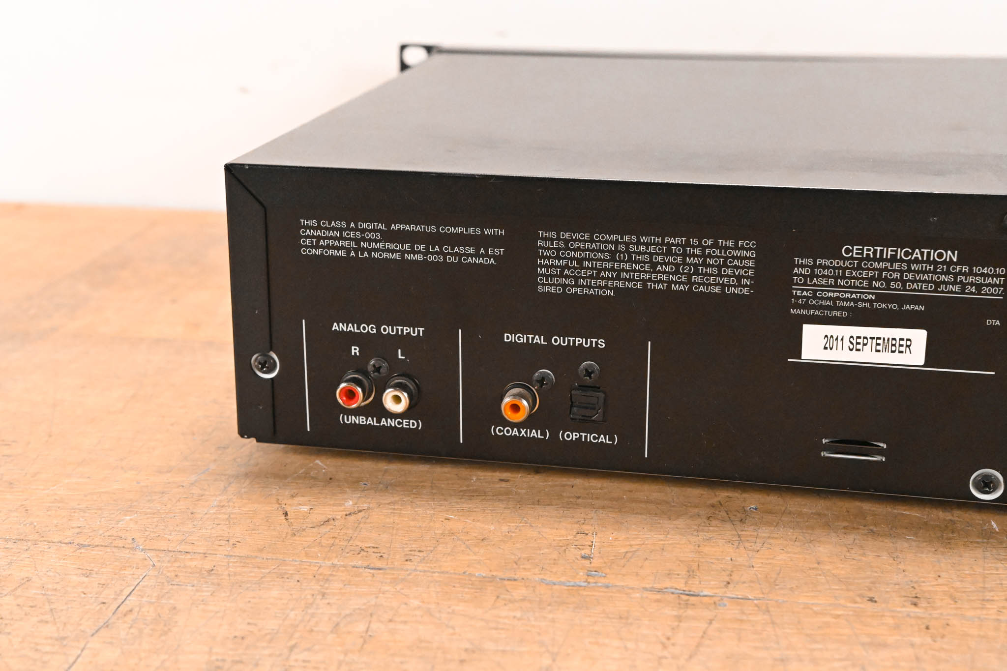 TASCAM CD-200i Rackmountable CD Player with iPod Dock