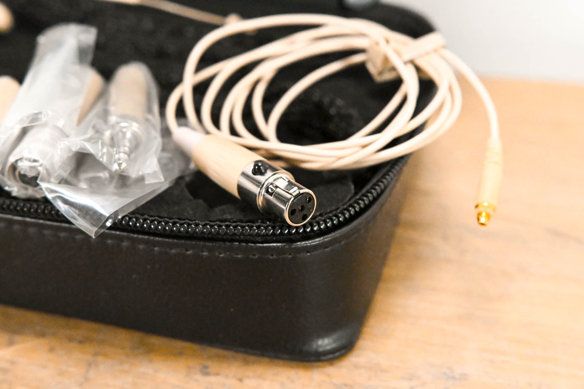 Samson SE10 Earset Microphone with Condenser Capsule & Accessories