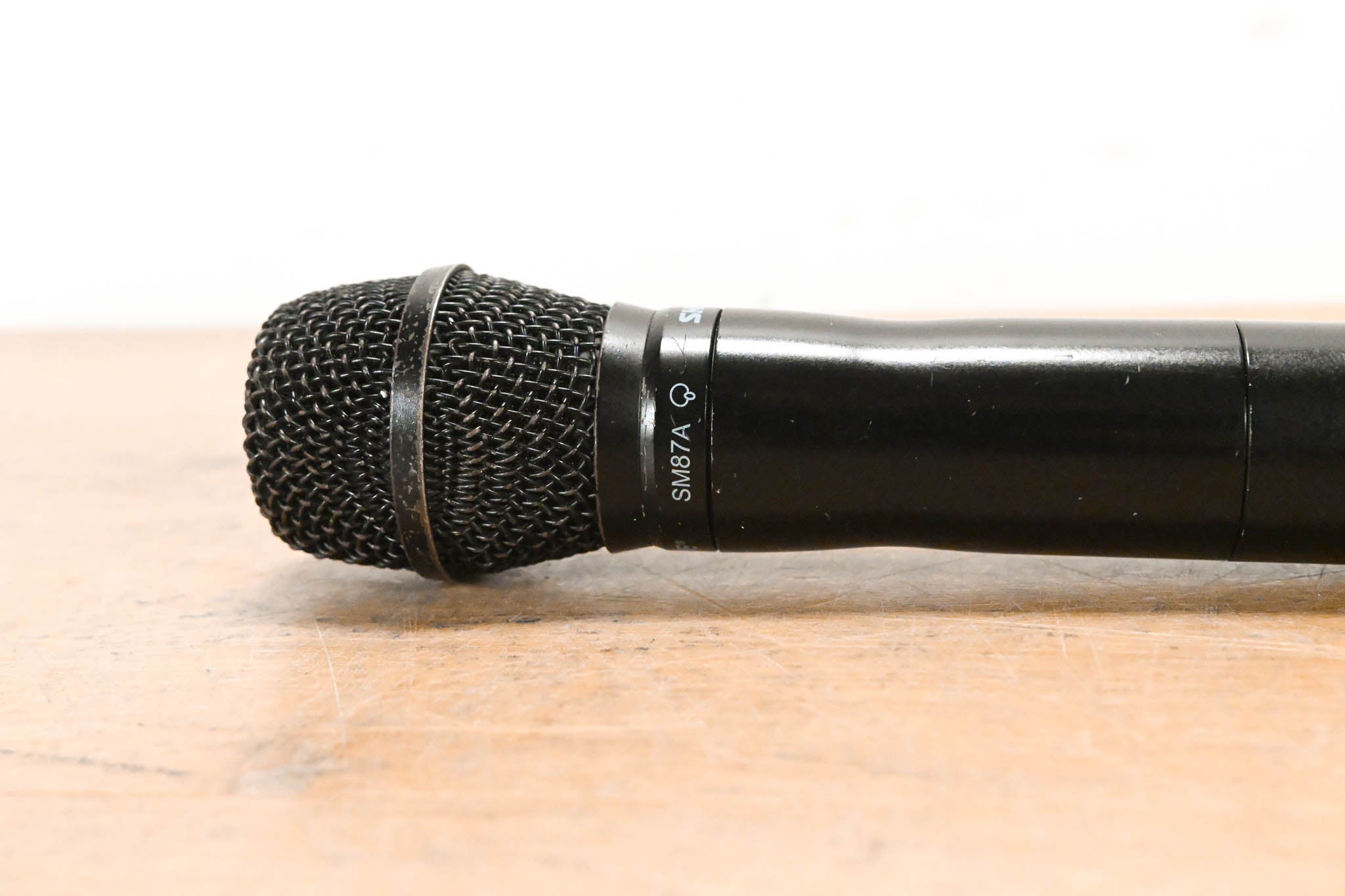 Shure UR2/SM87A Handheld Transmitter with SM87A Capsule - H4 Band