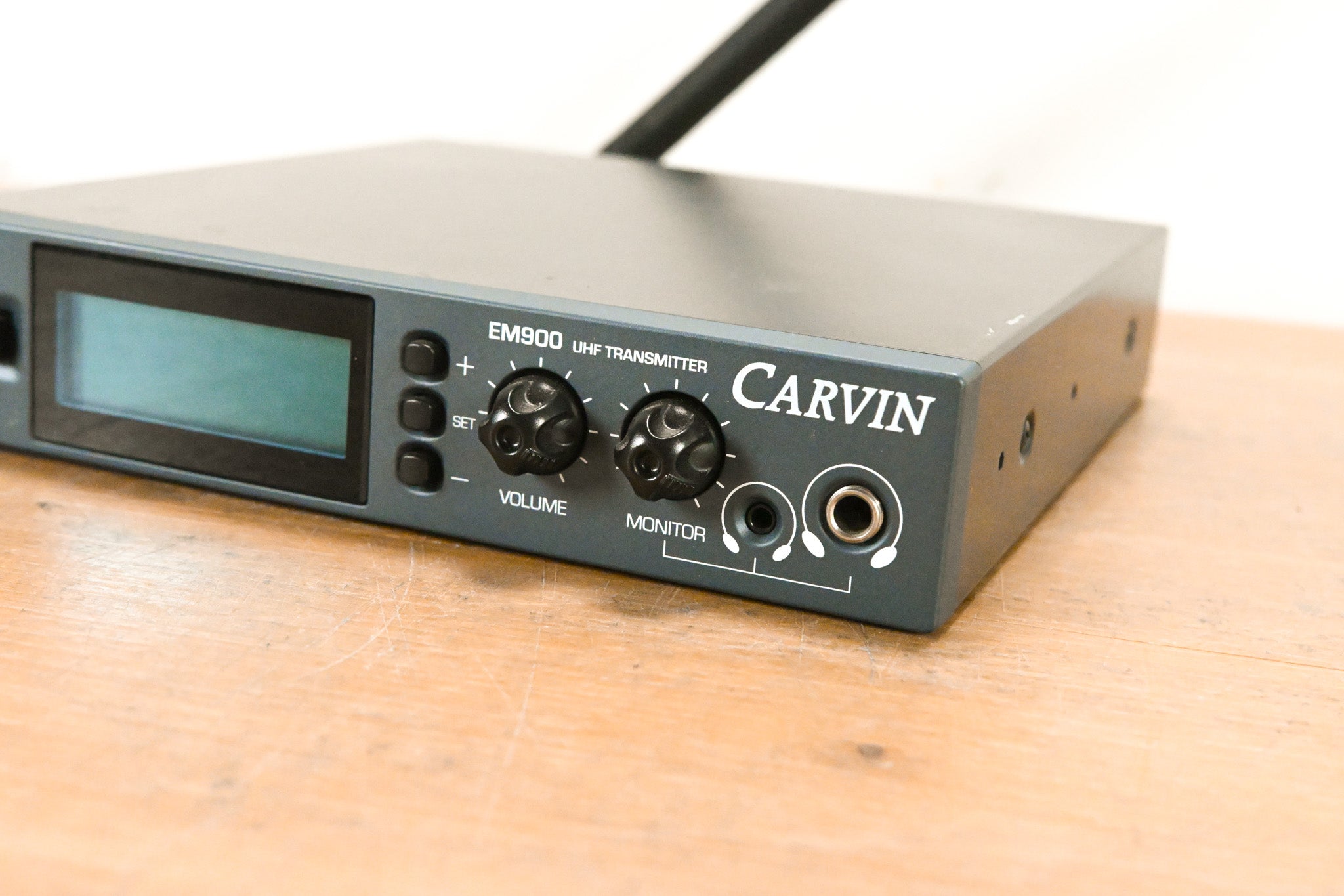 Carvin EM900 Wireless IEM System with EM901 Bodypack - 518-542 MHz
