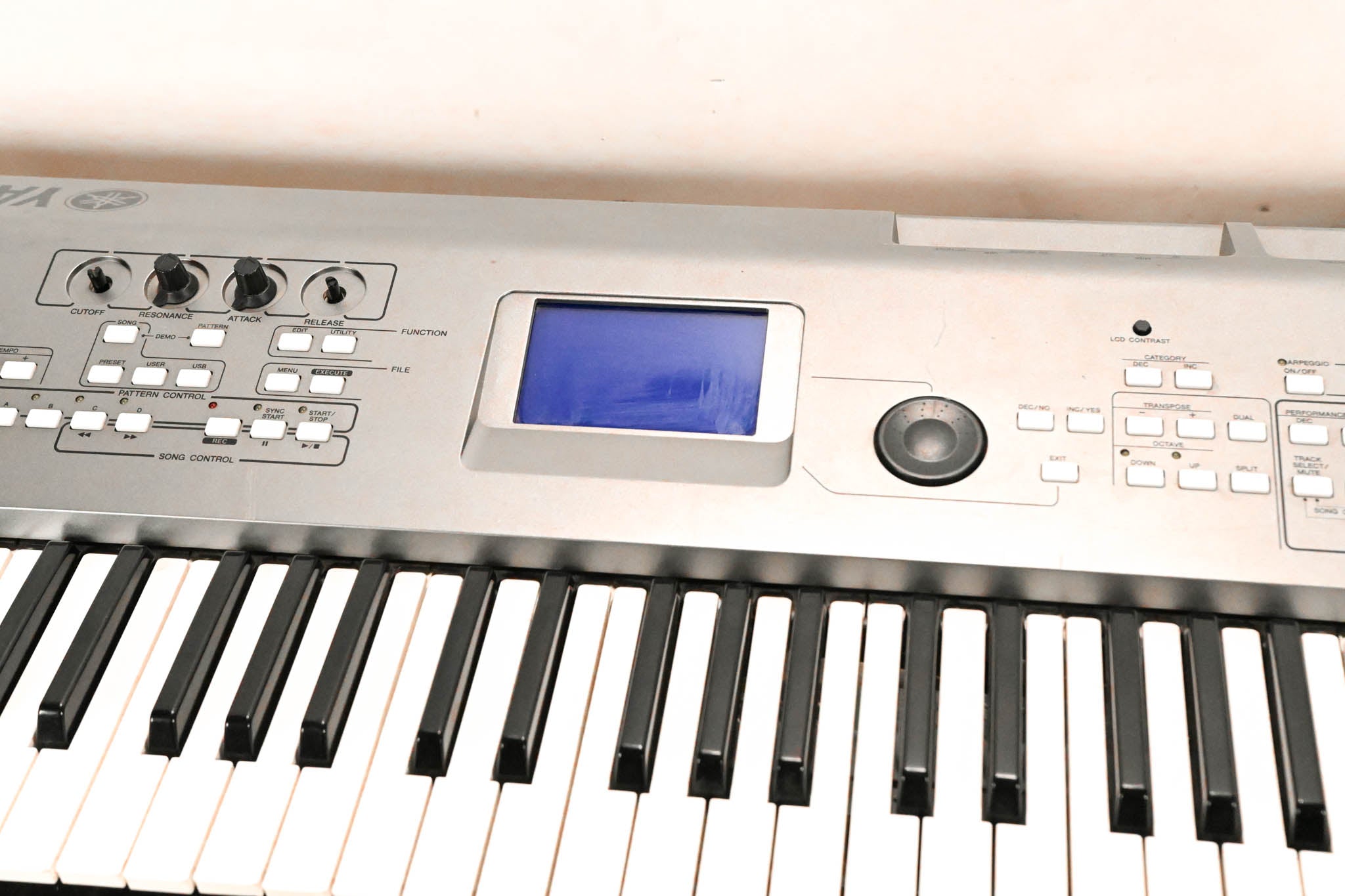 Yamaha MM6 61-Key Synthesizer Keyboard (NO POWER SUPPLY)
