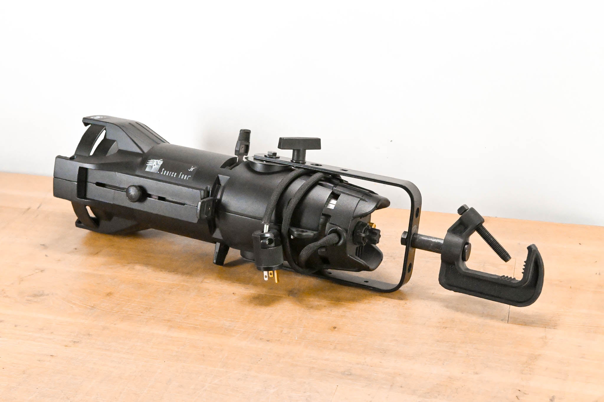 ETC Source Four Jr 26 Degree 575 Ellipsoidal Light