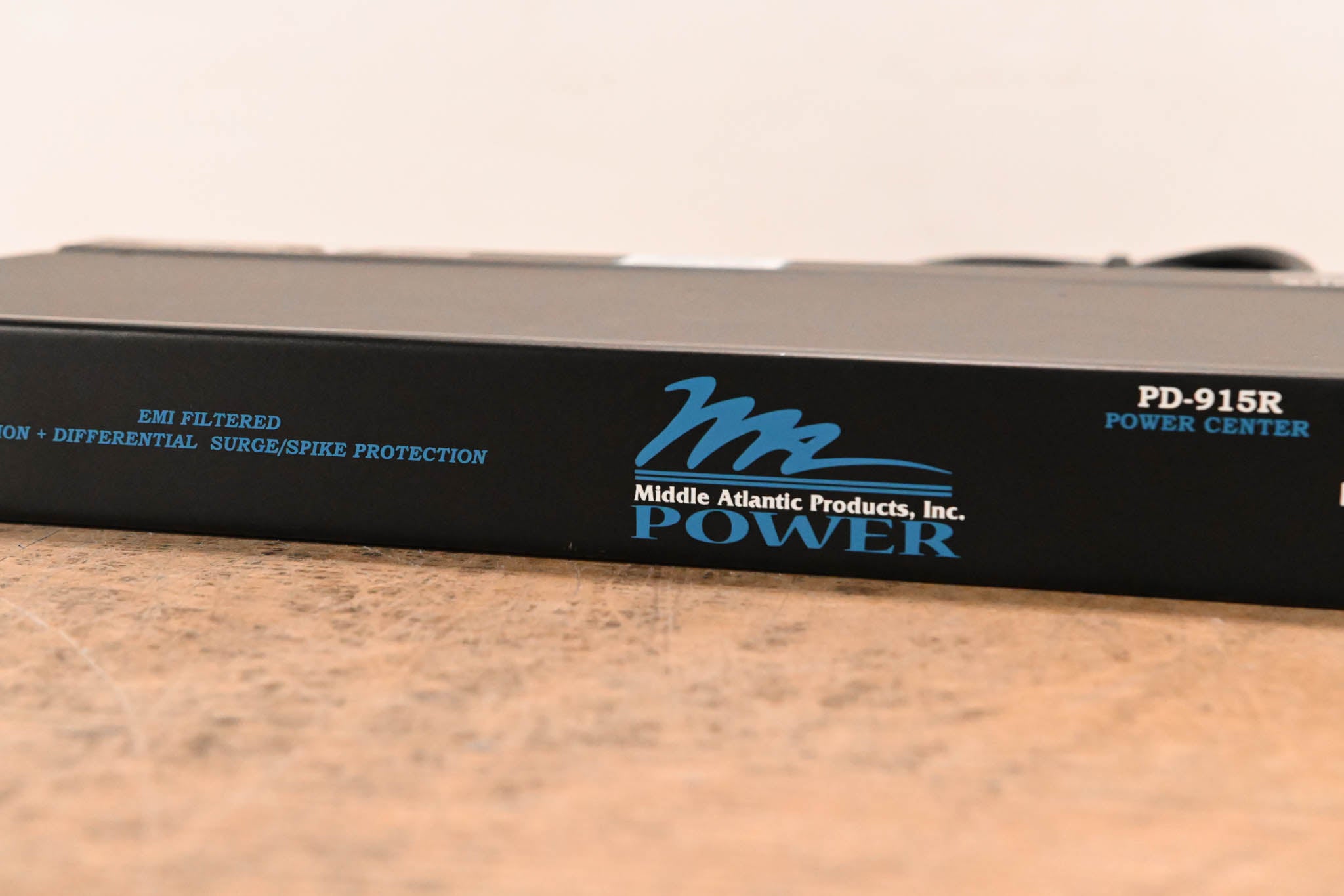 Middle Atlantic PD-915R 9-Outlet Rackmount Power Distribution Unit
