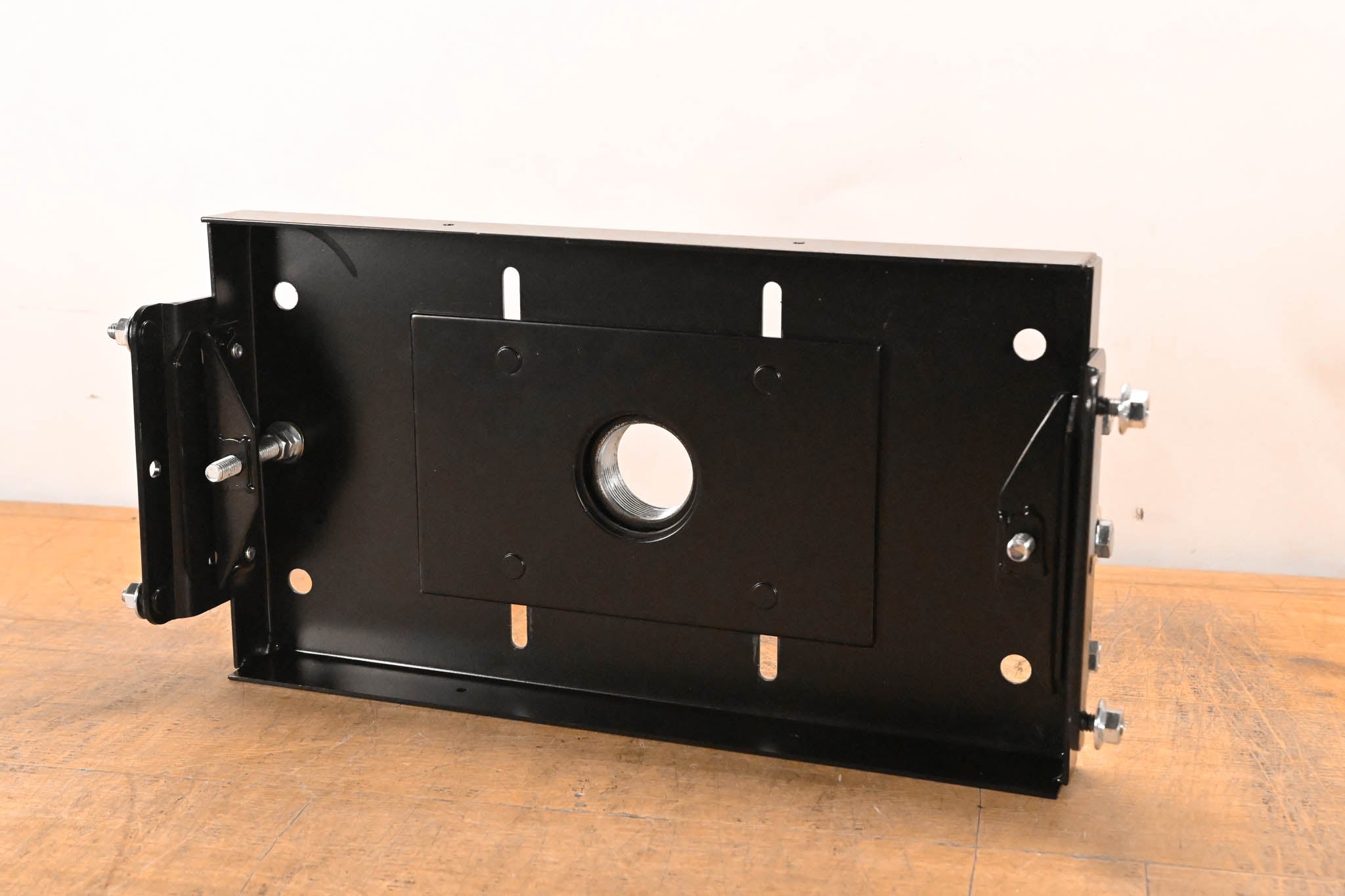 Chief VCM-20 Heavy Duty LCD/CRT Projector Ceiling Mount