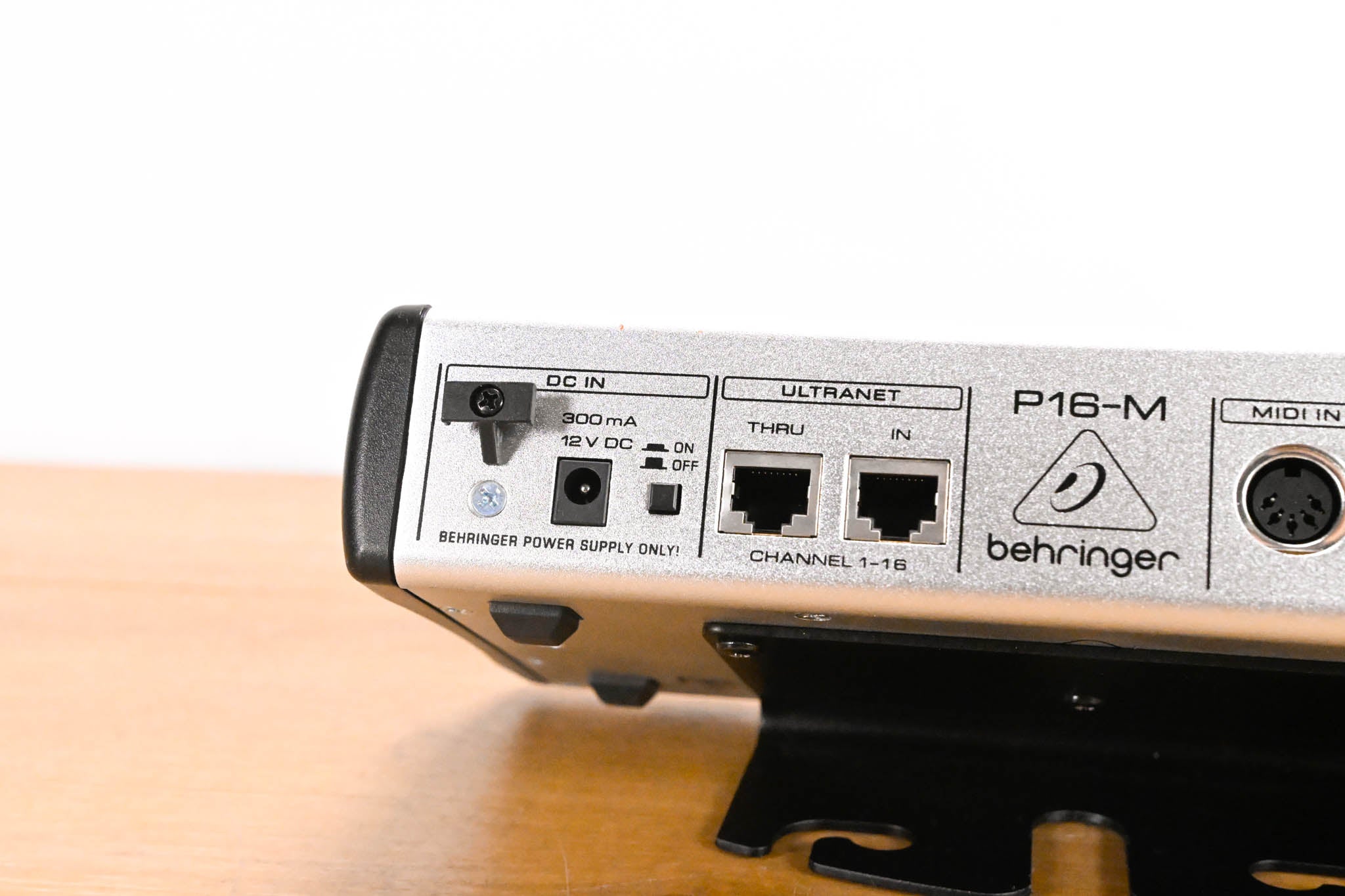 Behringer Powerplay P16-M 16-Channel Digital Personal Mixer