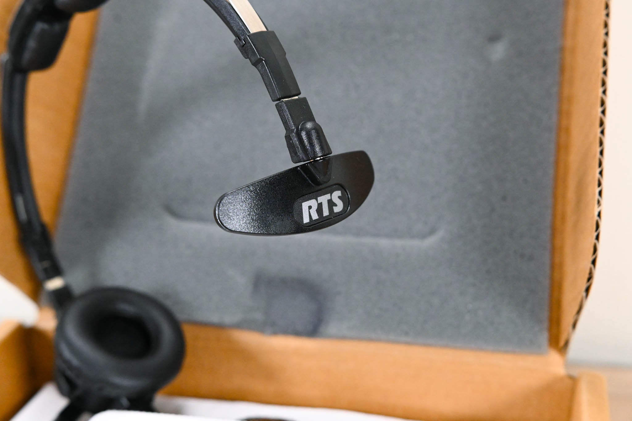 RTS LH-300-DM-A4F Single Side Microphone Headset