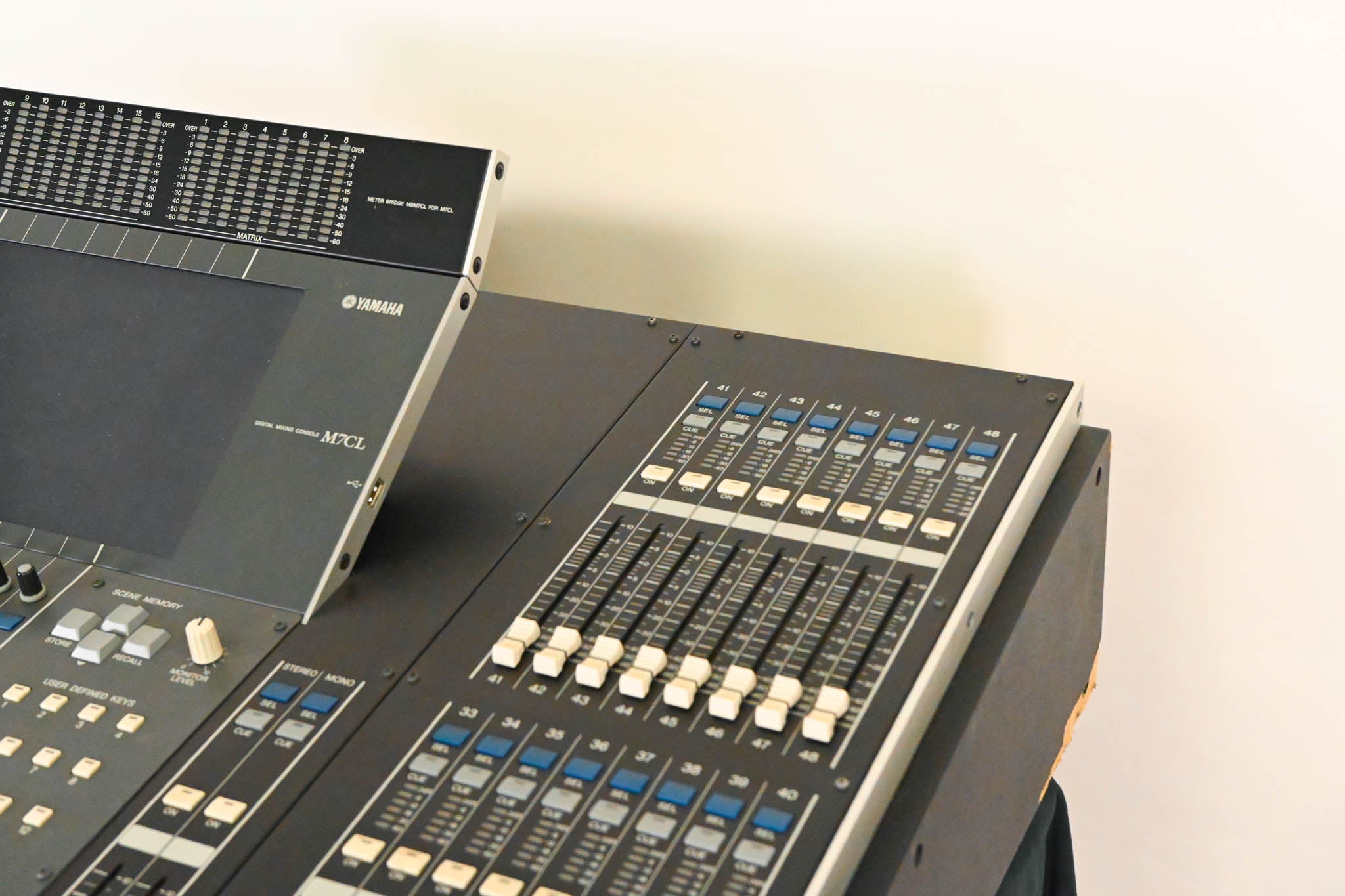 Yamaha M7CL-48 48-Channel Digital Audio Mixing Console