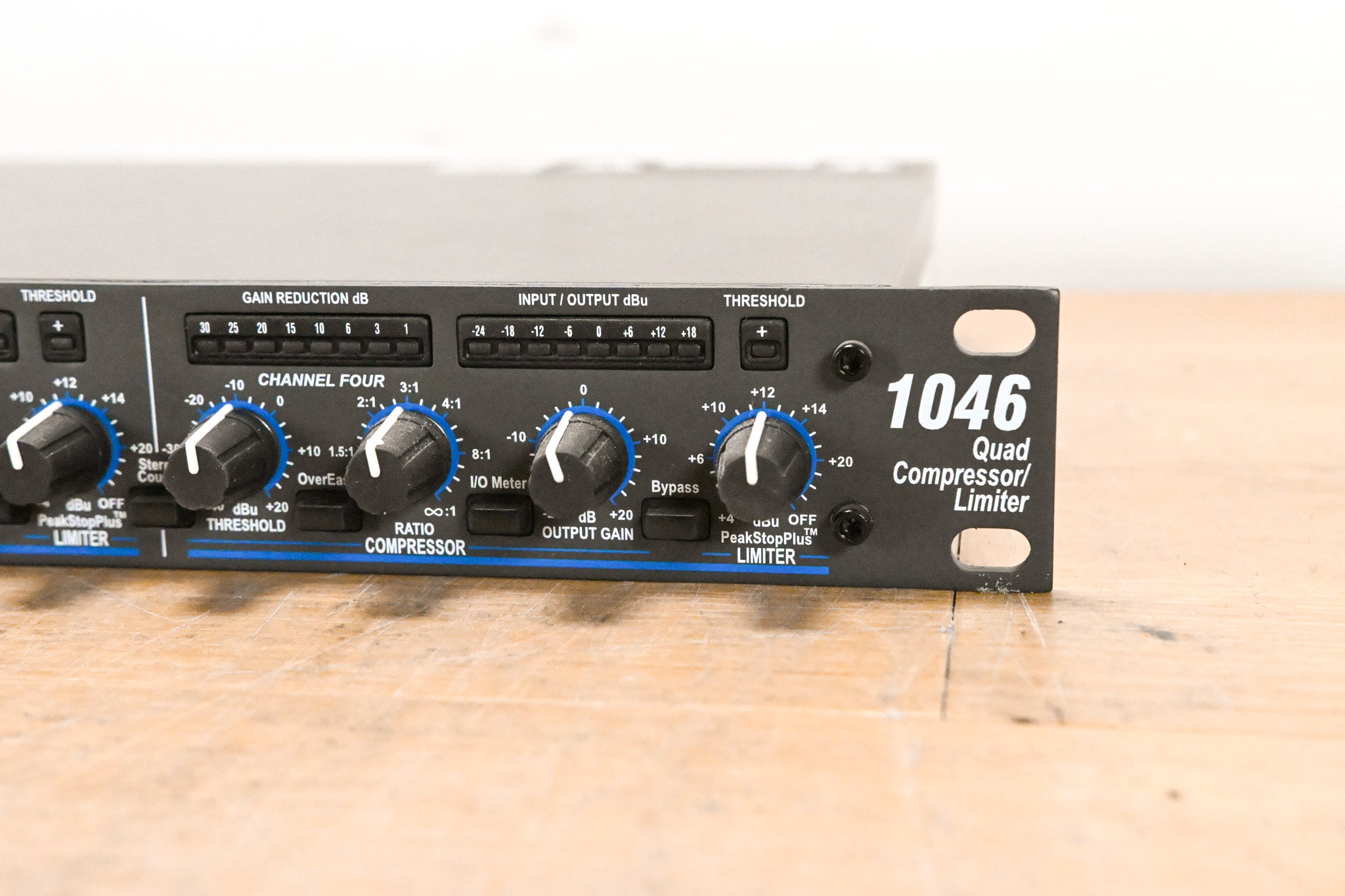 dbx 1046 Quad Compressor/Limiter