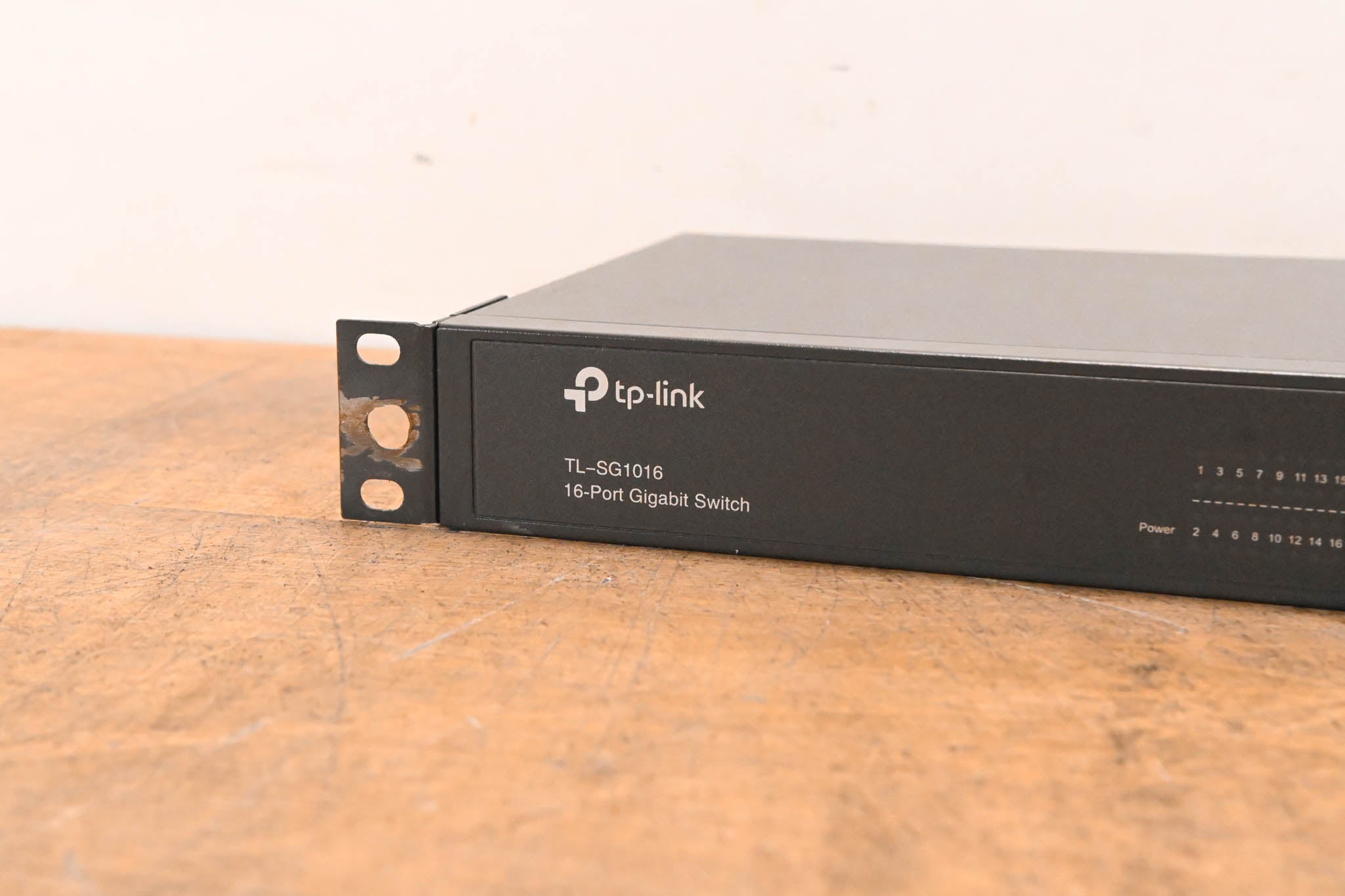 TP-Link TL-SG1016 16-Port Gigabit Switch