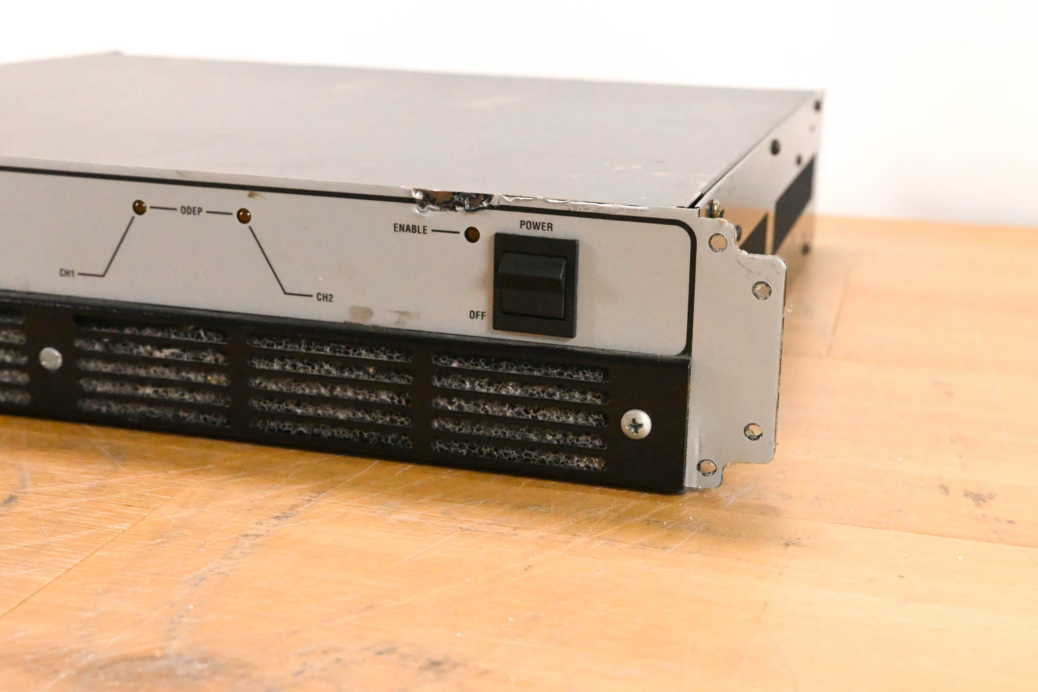 Crown Micro-Tech 600 2-Channel Power Amplifier CG01YXS