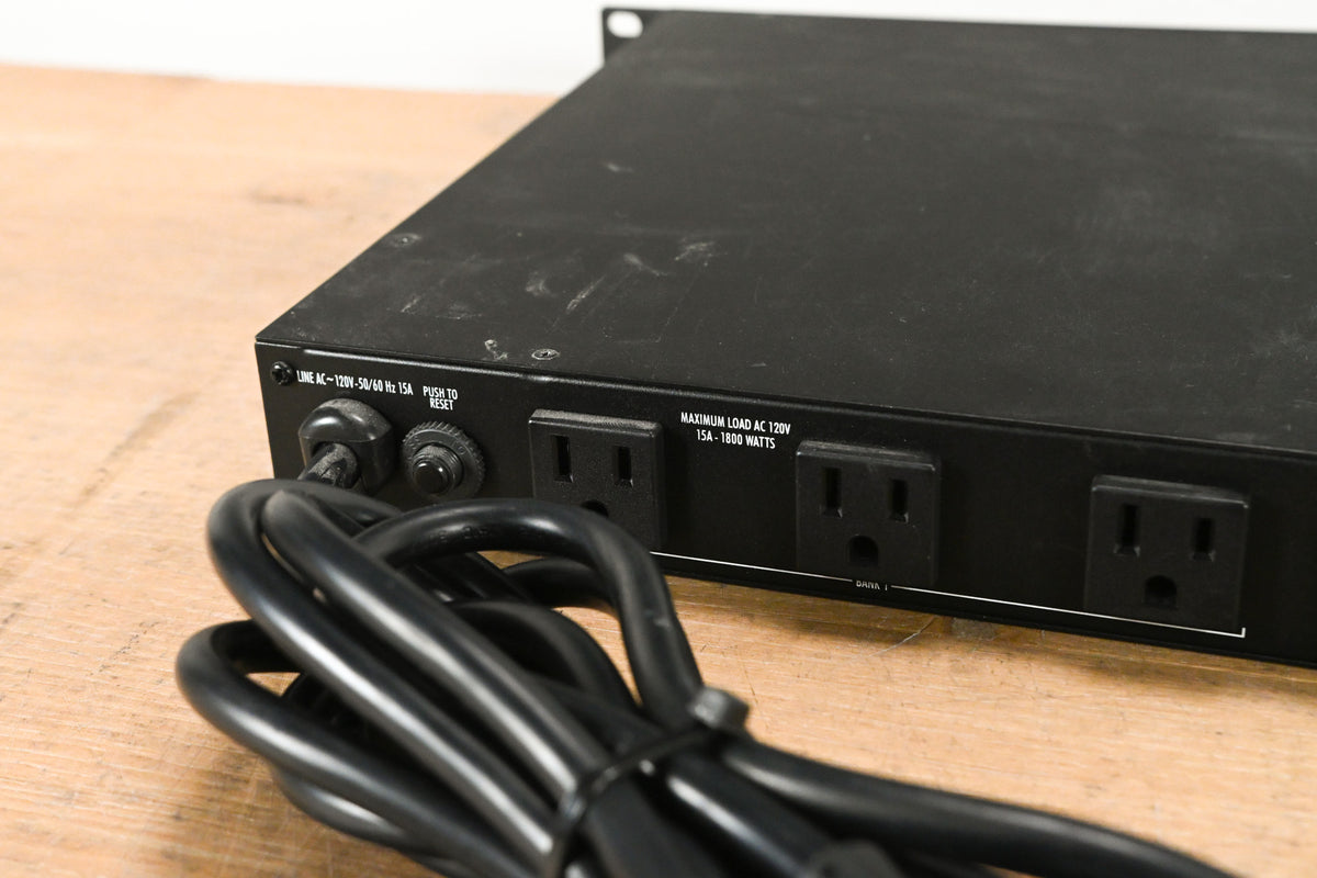 Furman PL-PLUS C 15A Power Conditioner with Voltmeter