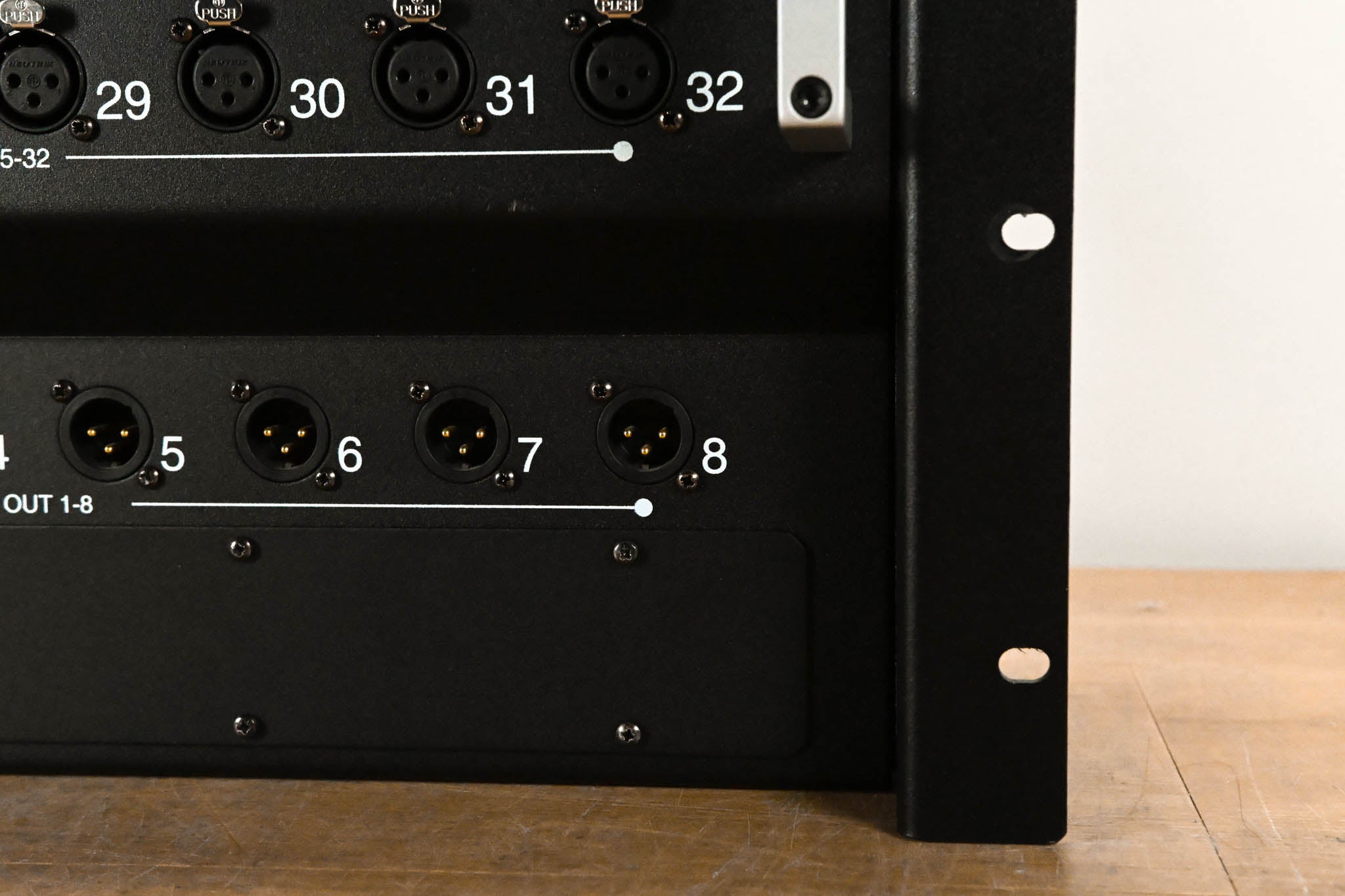 DiGiCo D-Rack 32 x 8 Cat 6 Analog I/O Stage Box