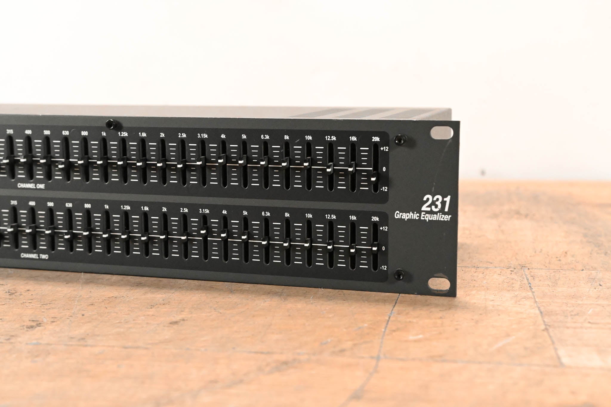 dbx 231 Dual-Channel 31-Band Graphic Equalizer