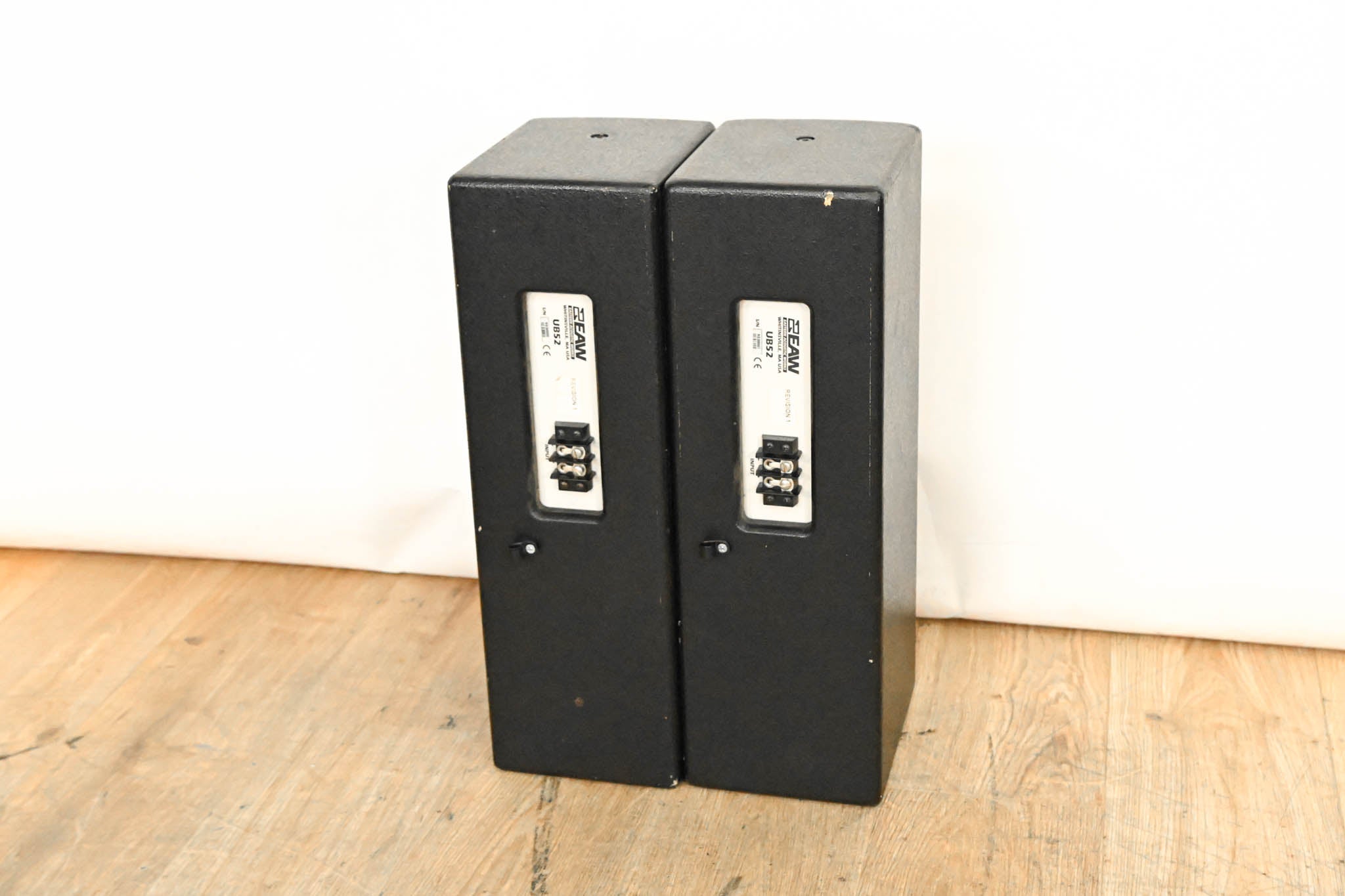 EAW UB52 Two-Way Full-Range Loudspeaker (PAIR)