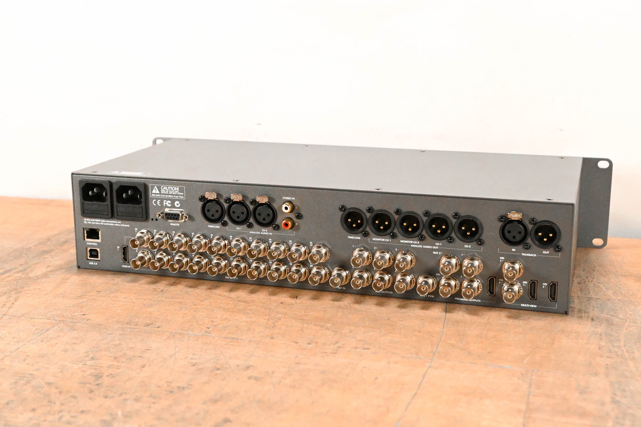 Blackmagic Design ATEM 2 M/E Production Studio 4K