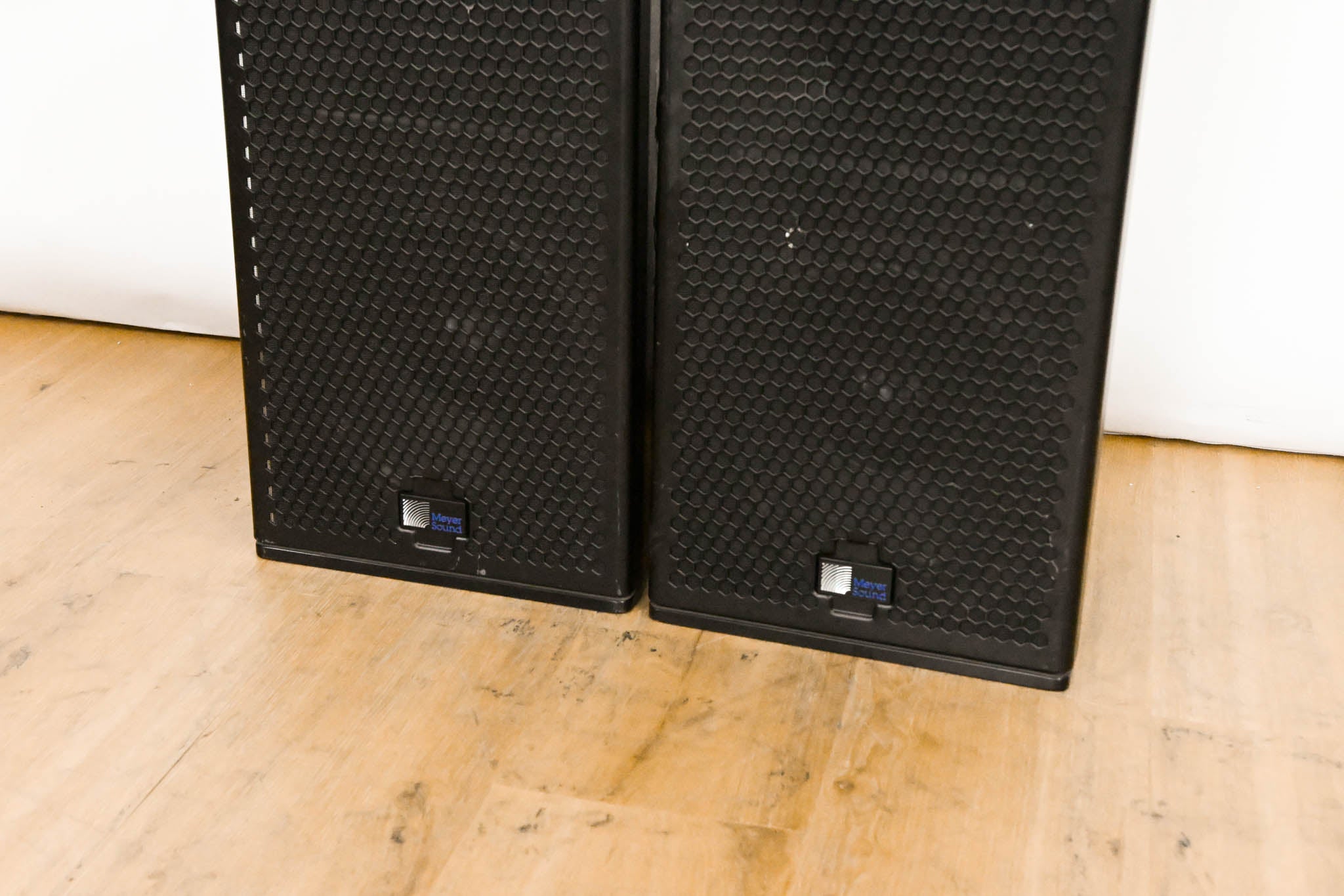 Meyer Sound UPJ-1P Compact VariO Loudspeaker (PAIR)