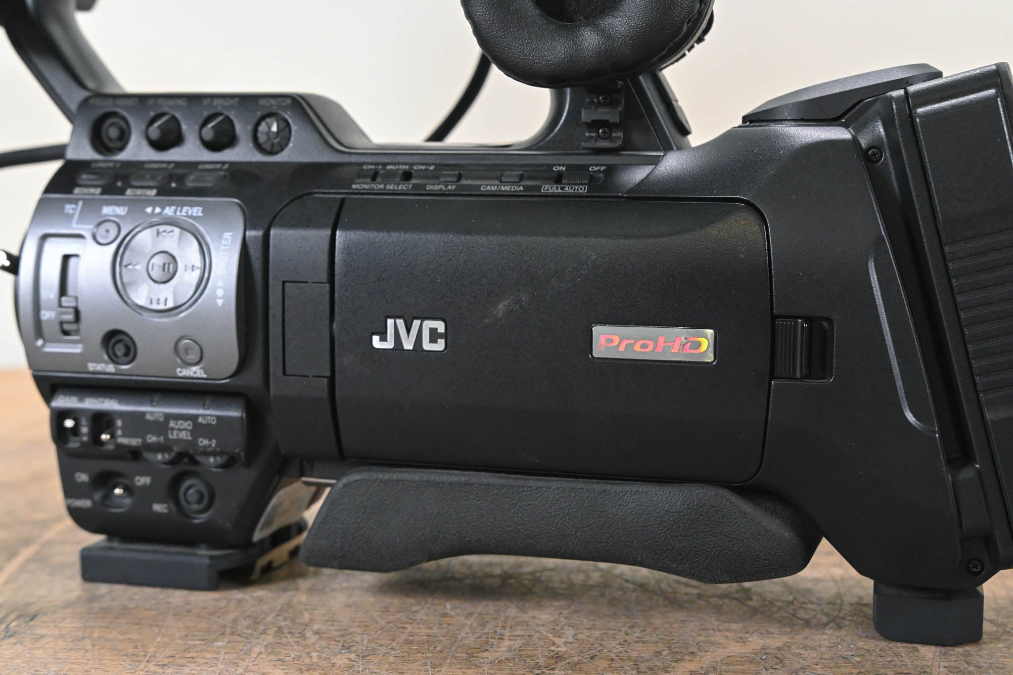 JVC GY-HM790CHU ProHD ENG / Studio Camera