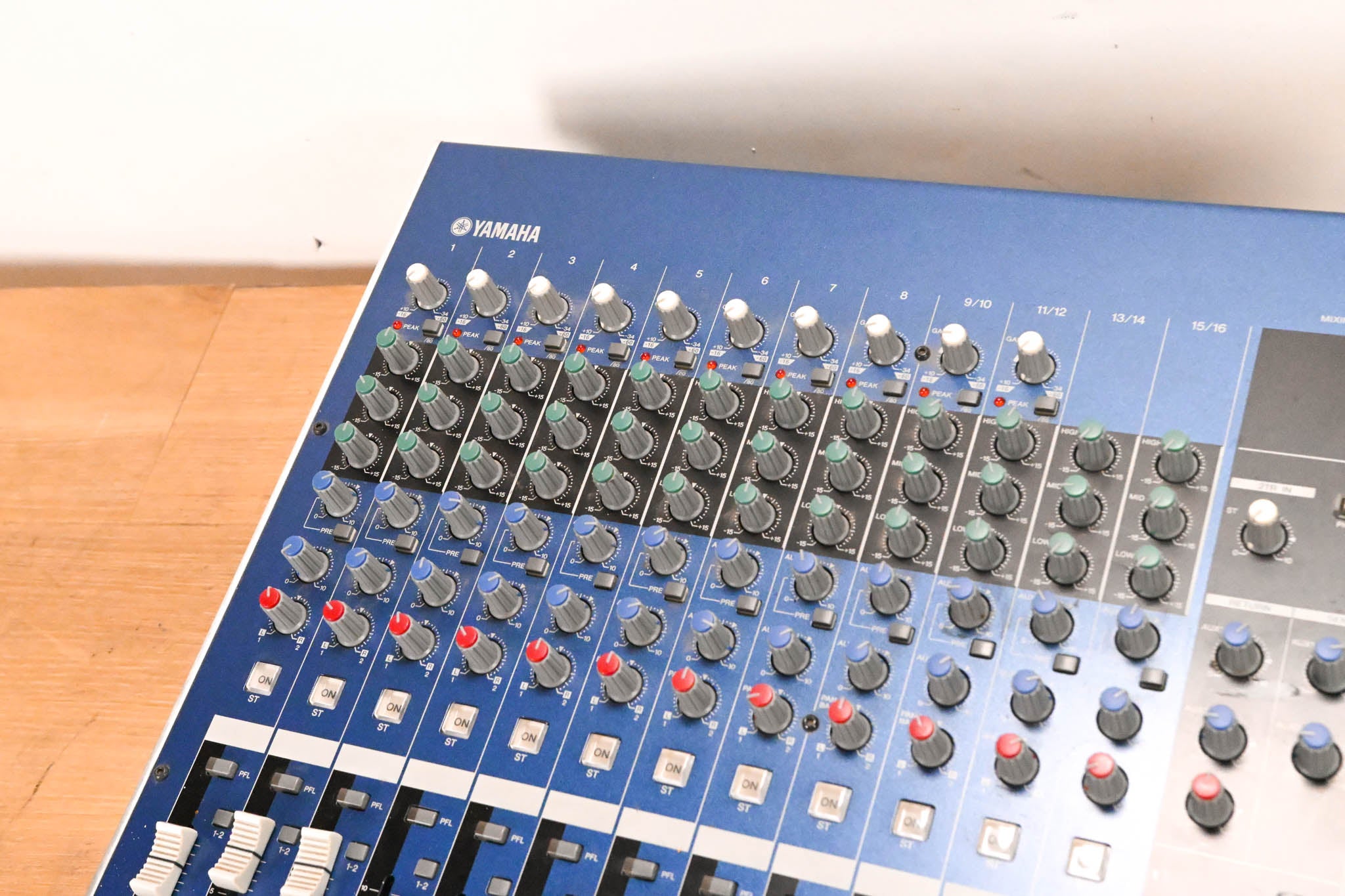 Yamaha MG16/4 16-Channel 4-Bus Analog Mixing Console (NO POWER SUPPLY)
