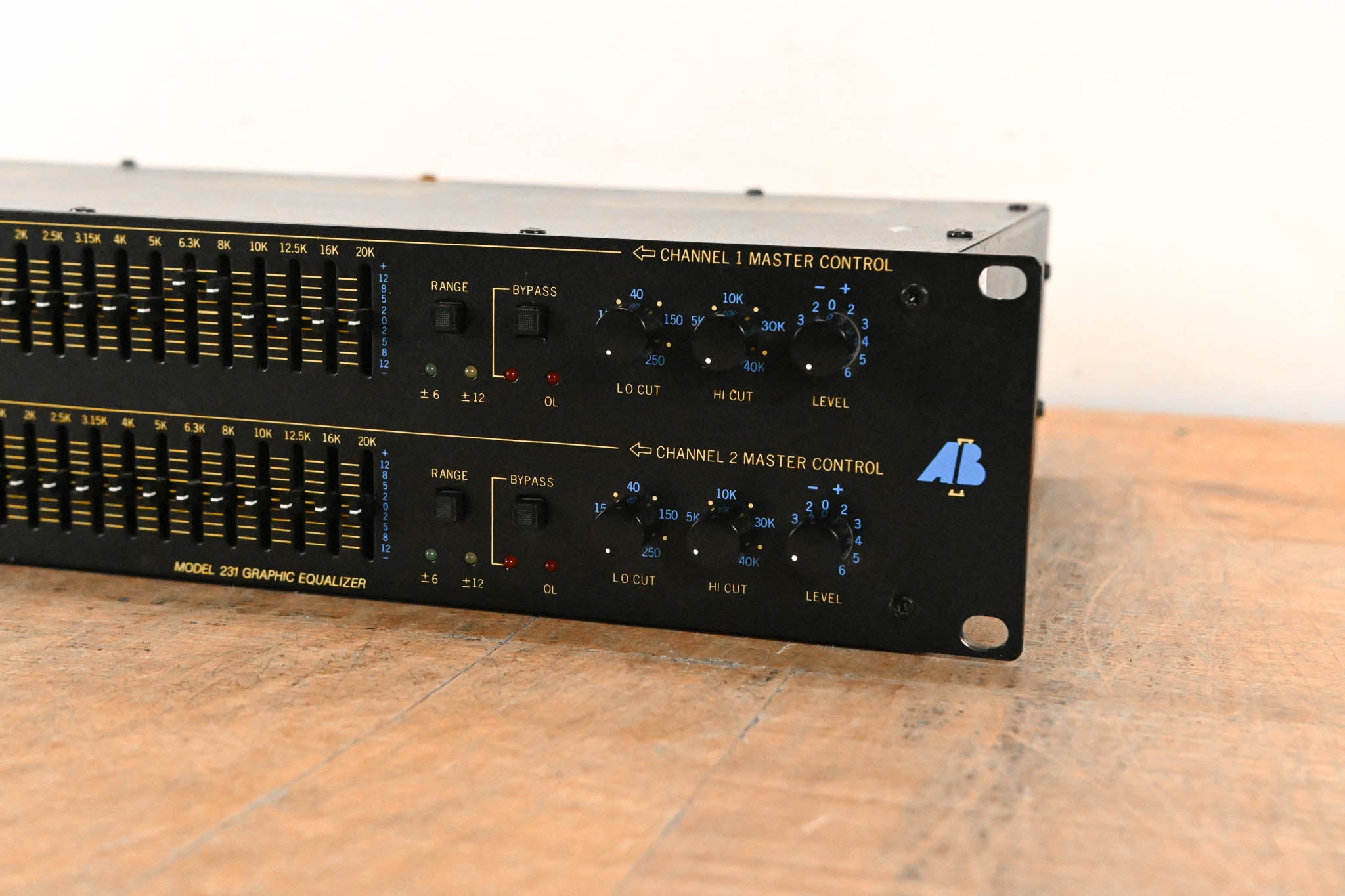 AB International 231 Graphic Equalizer