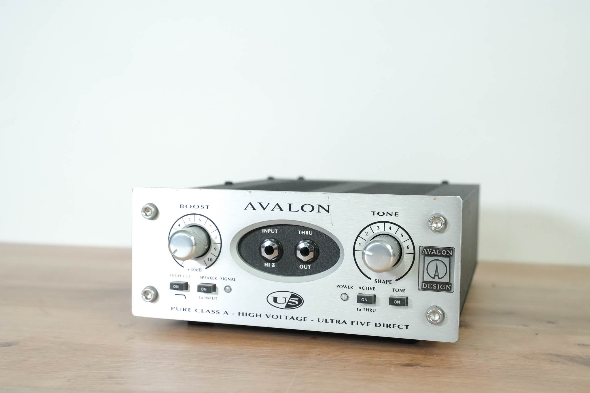 Avalon U5 Active Instrument Direct Box and Preamp