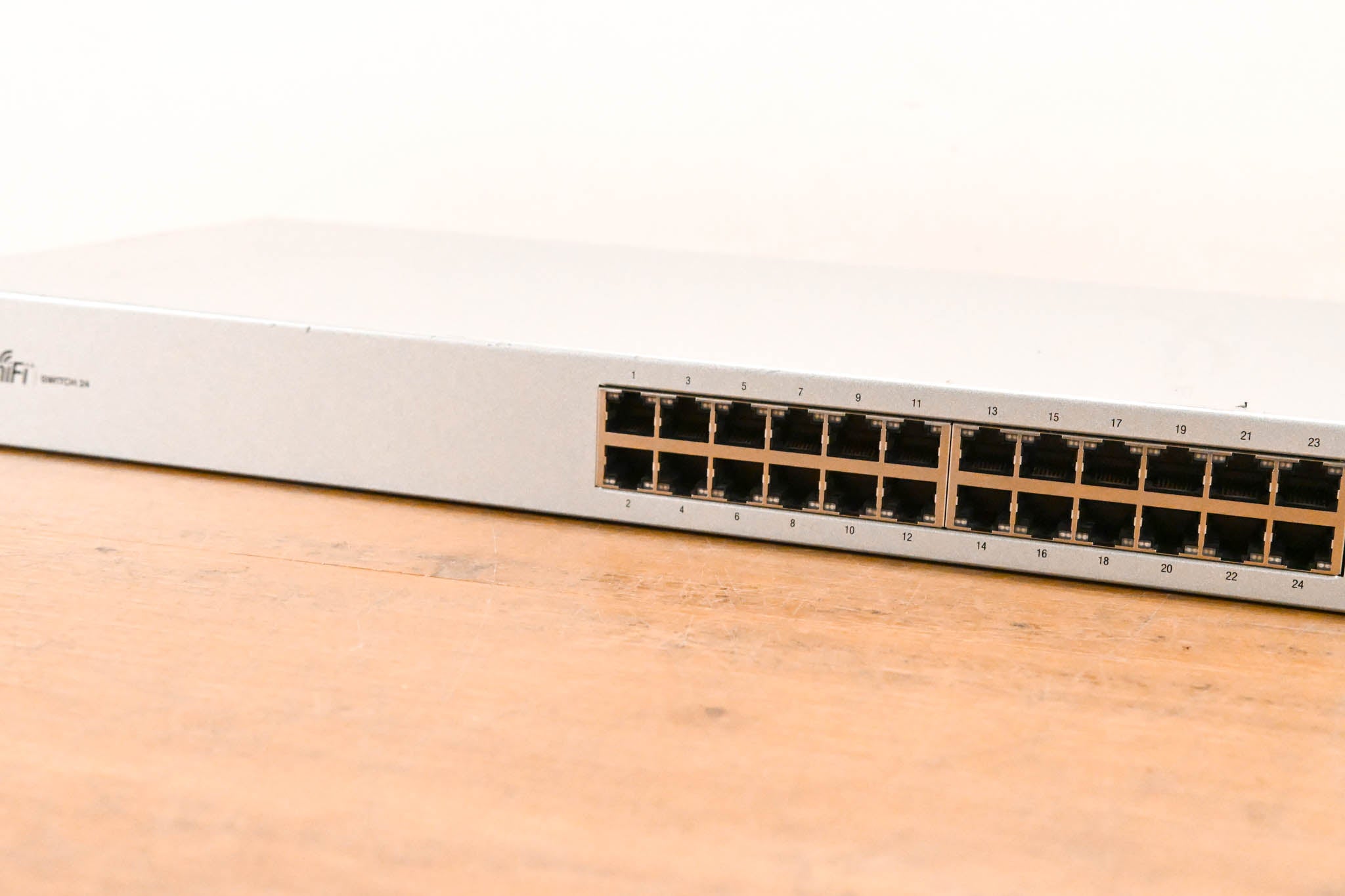 Ubiquiti UniFi US-24 Switch 24 24-Port Gigabit Ethernet Switch
