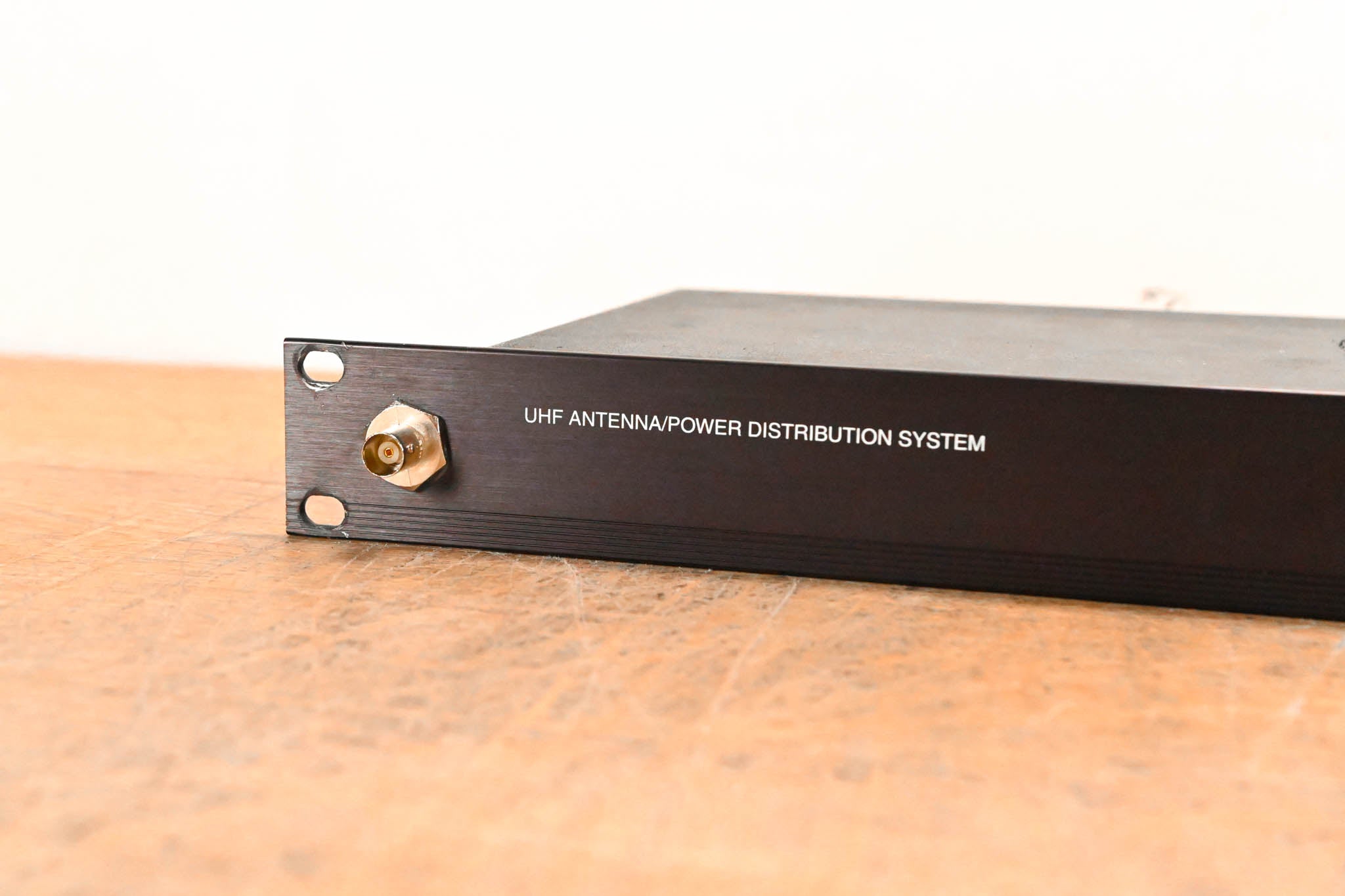 Shure UA844 Antenna Distribution System - 500-900 MHz (NO POWER SUPPLY)