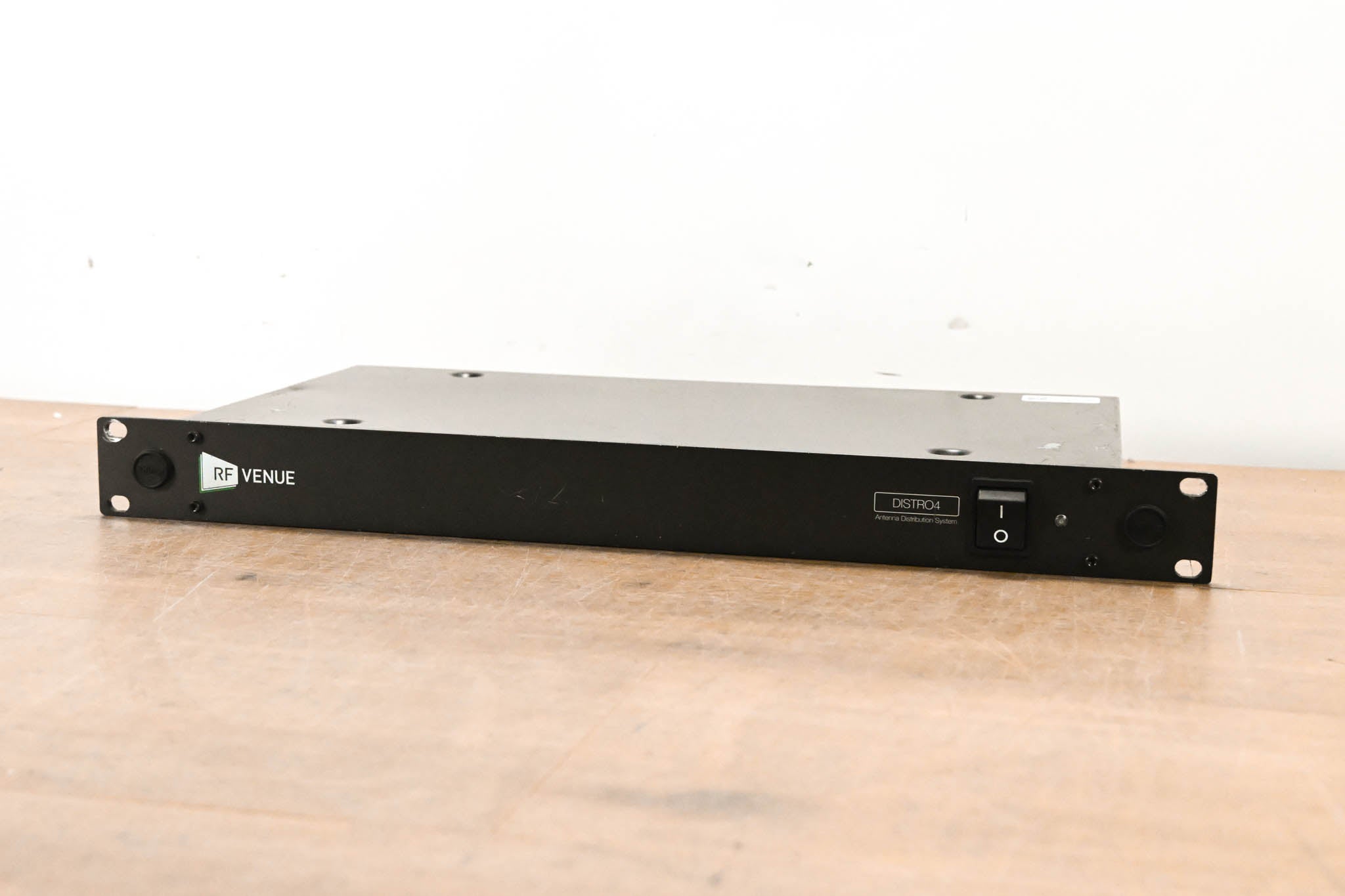 RF Venue DISTRO4 UHF Antenna Distribution System