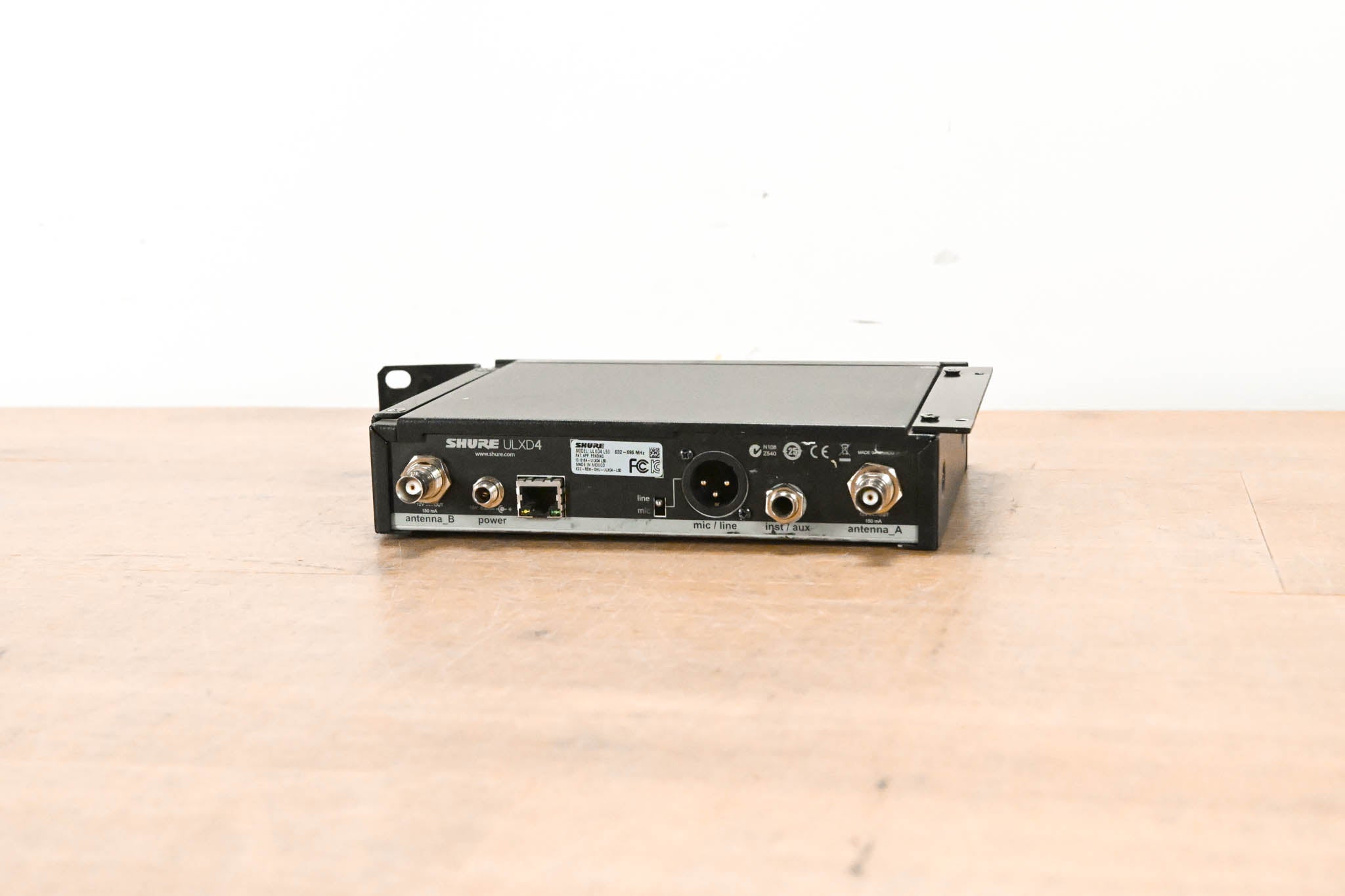 Shure ULXD4 Digital Wireless Receiver L50 Range: 632-696 MHz (NO PSU)
