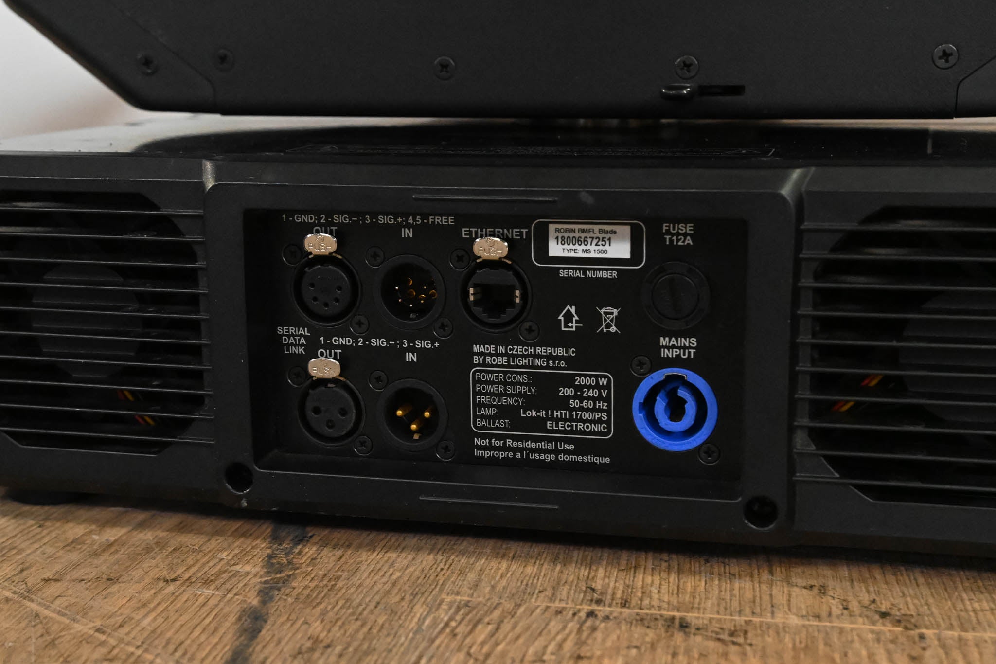 Robe ROBIN BMFL Blade Discharge Lamp Moving Light