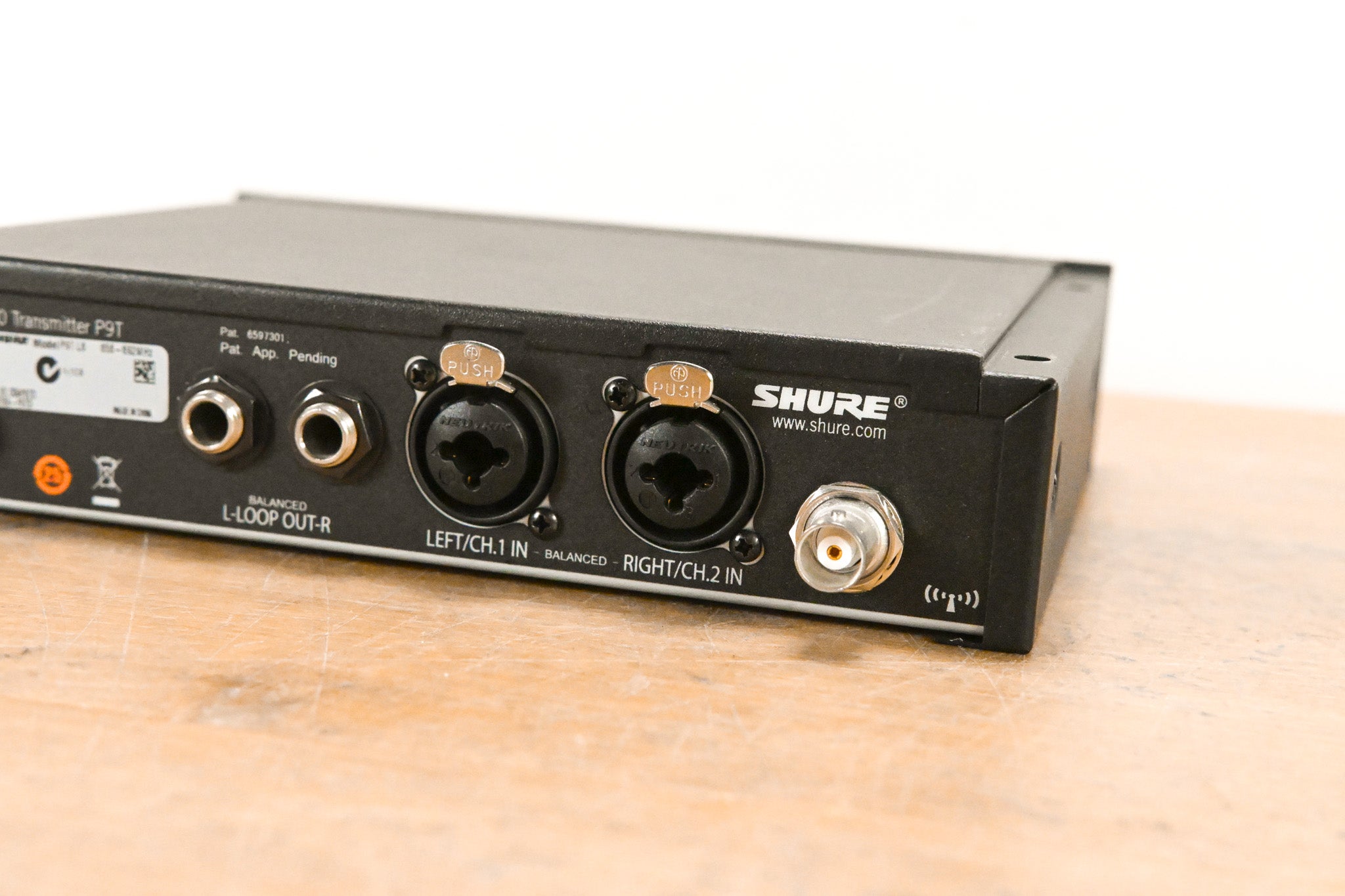 Shure PSM 900 Wireless IEM System L6 Band: 656-692 MHz (NO POWER SUPPLY)