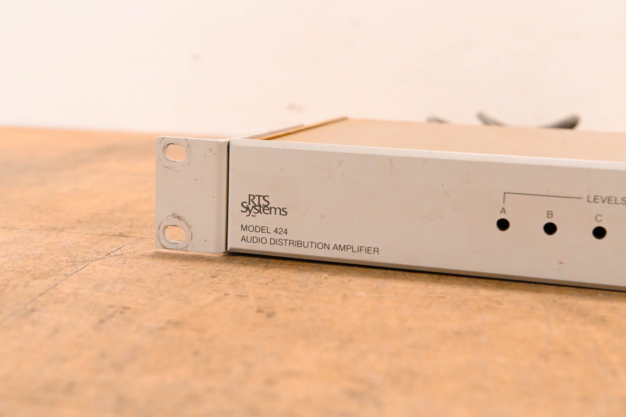 RTS 424 Audio Distribution Amplifier