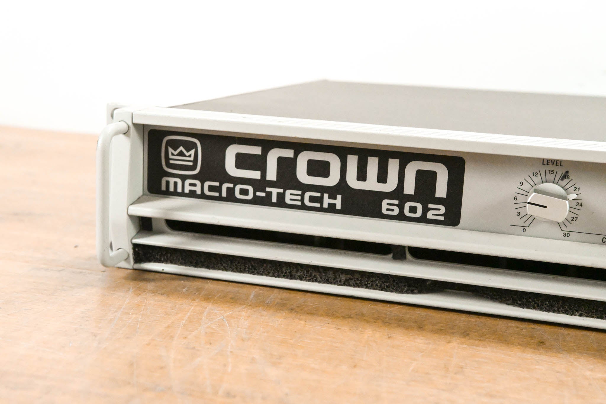 Crown Macro-Tech 602 2-Channel Power Amplifier