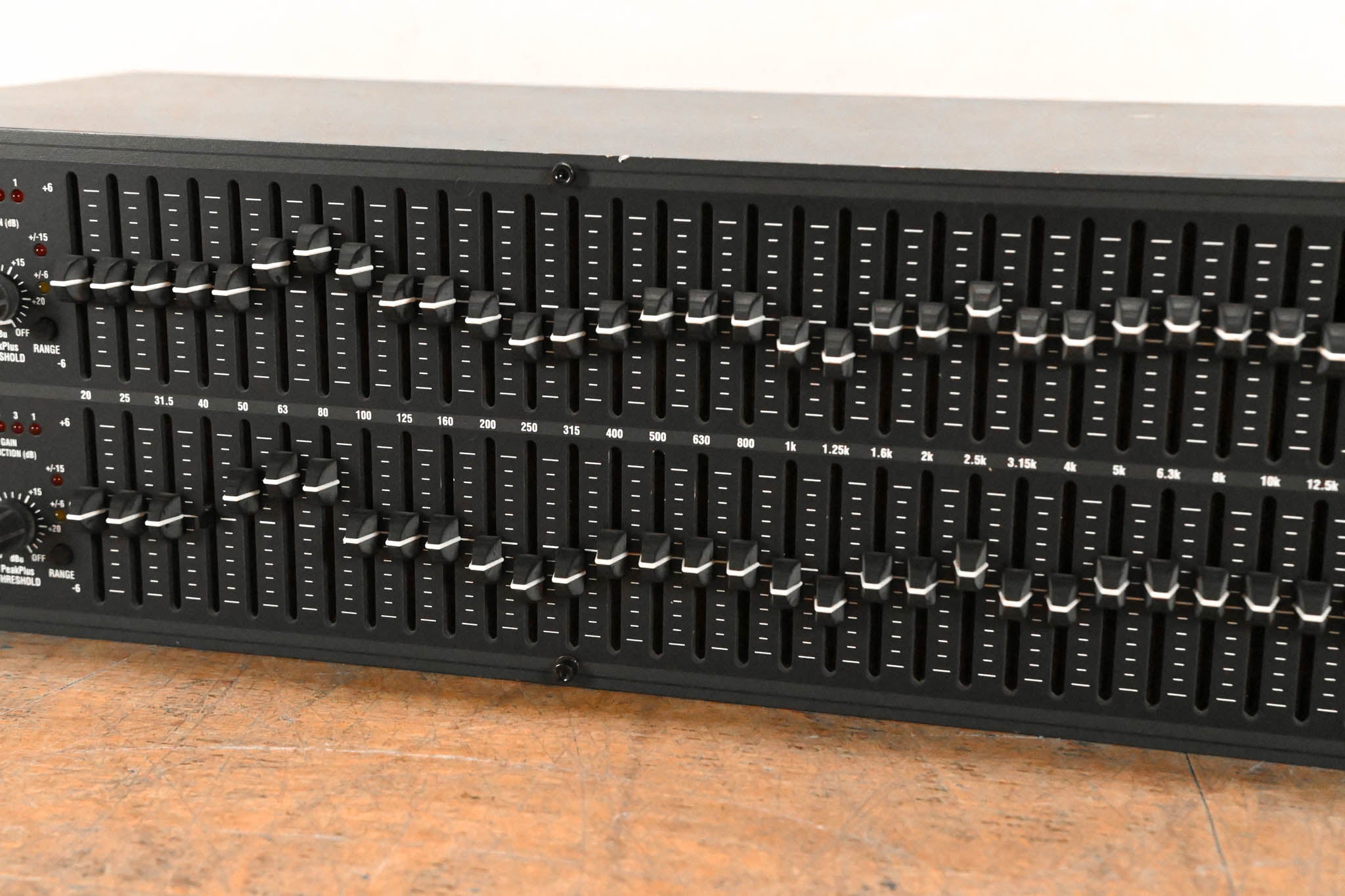 dbx 2231 Dual-Channel 31-Band Graphic Equalizer/Limiter
