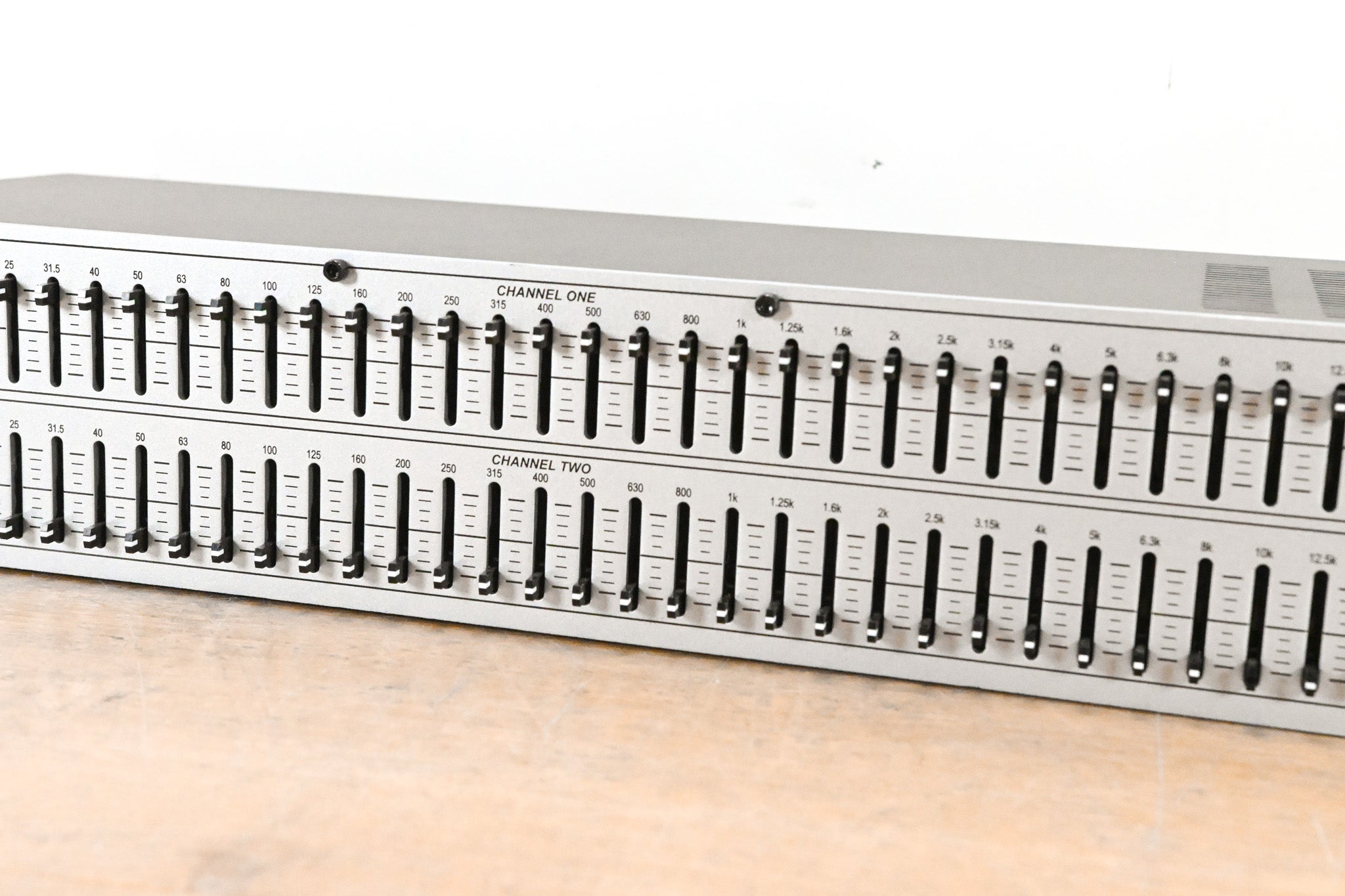 dbx 231s Two-Channel 31-Band Equalizer